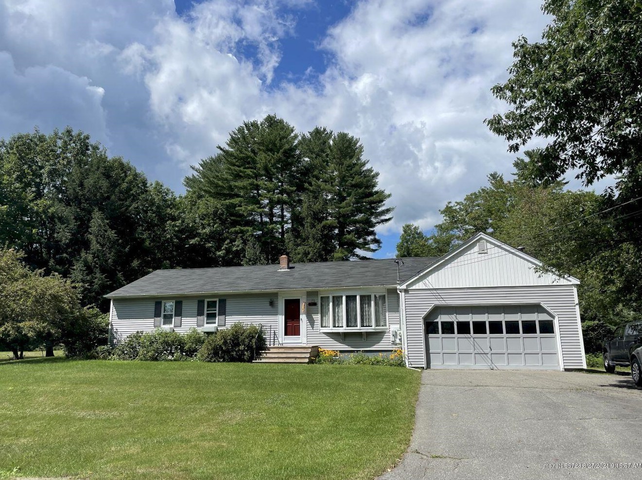 15 Pine St Norridgewock Me 04957 Mls 1506799 Coldwell Banker