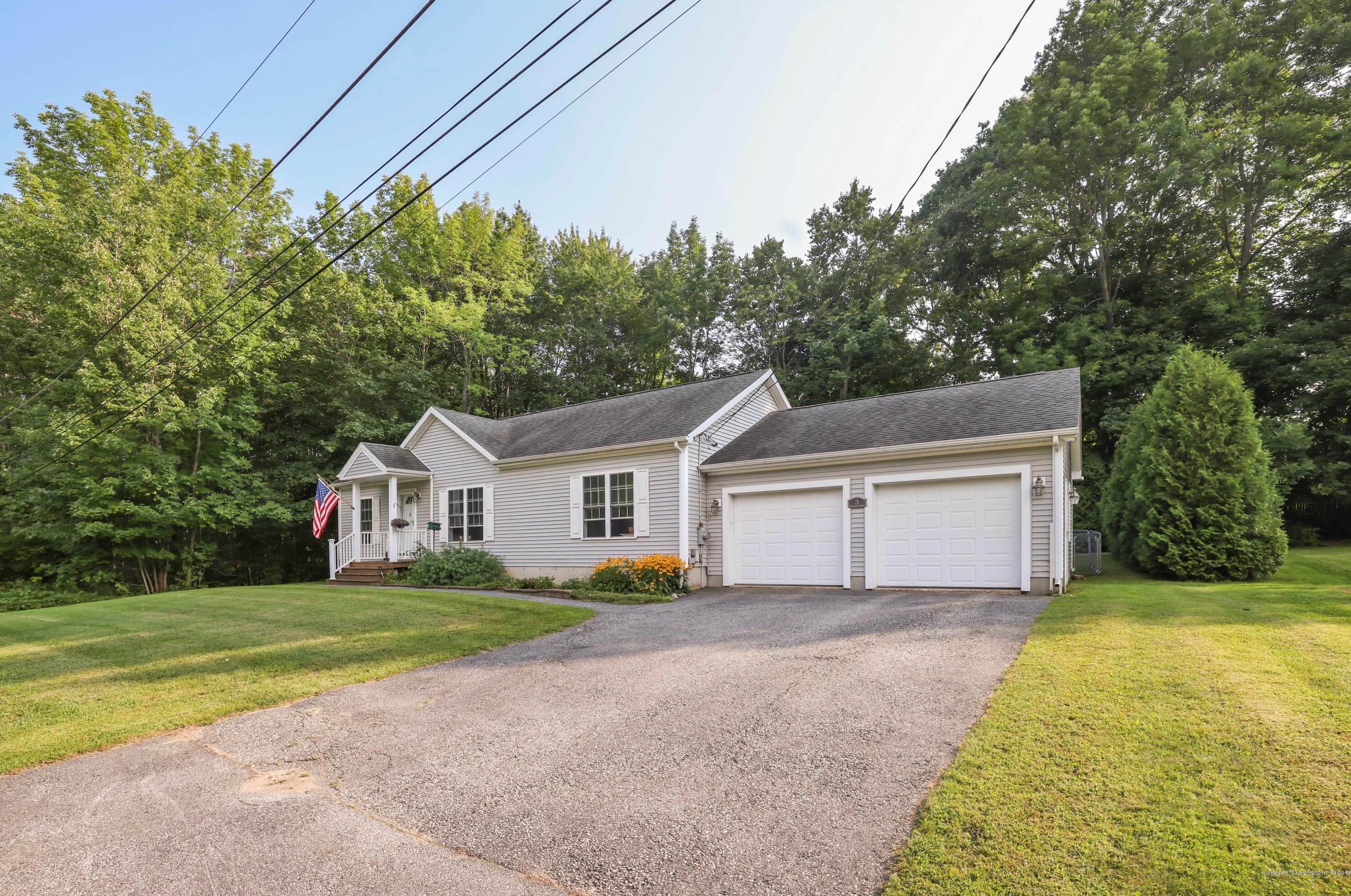 3 Wakan Ave, Lewiston, ME 04240