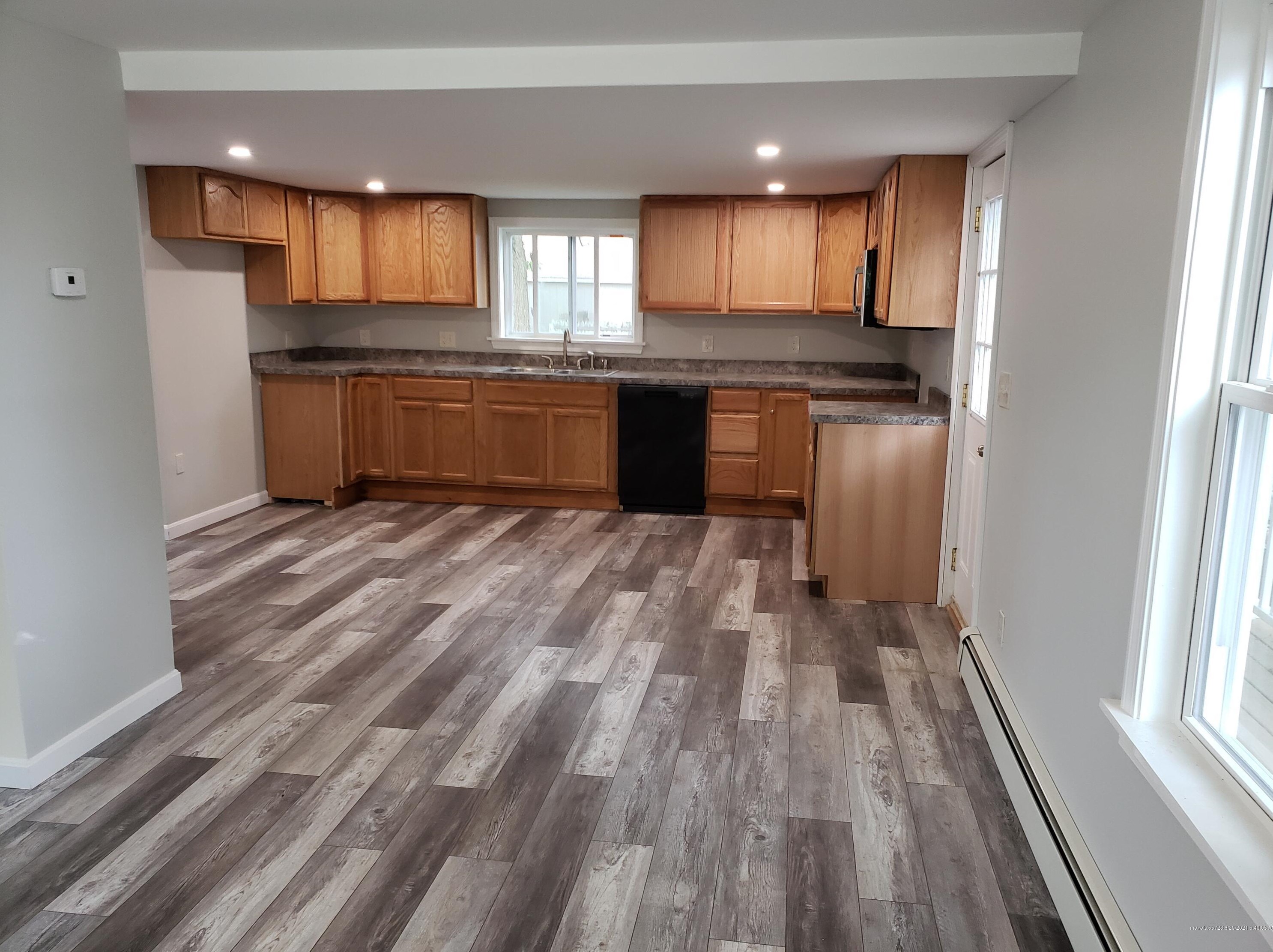 51 Dow Ave, Lewiston, ME 04240