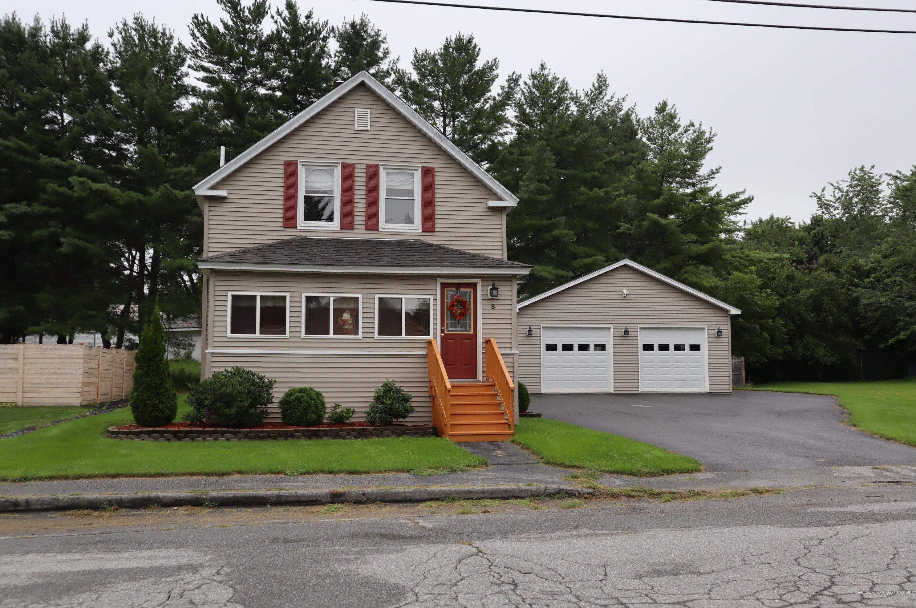 8 Charland St, Waterville, ME 04901