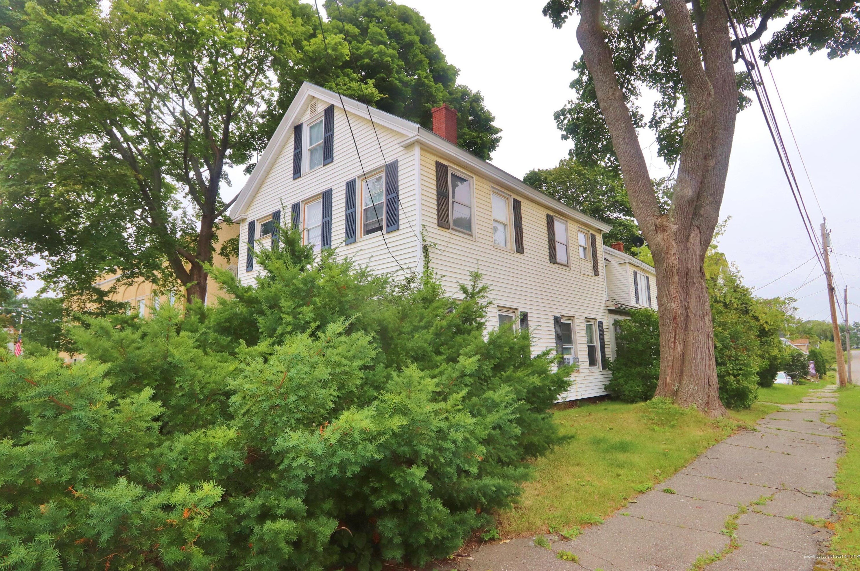 3 Somerset St, Brewer, ME 04412