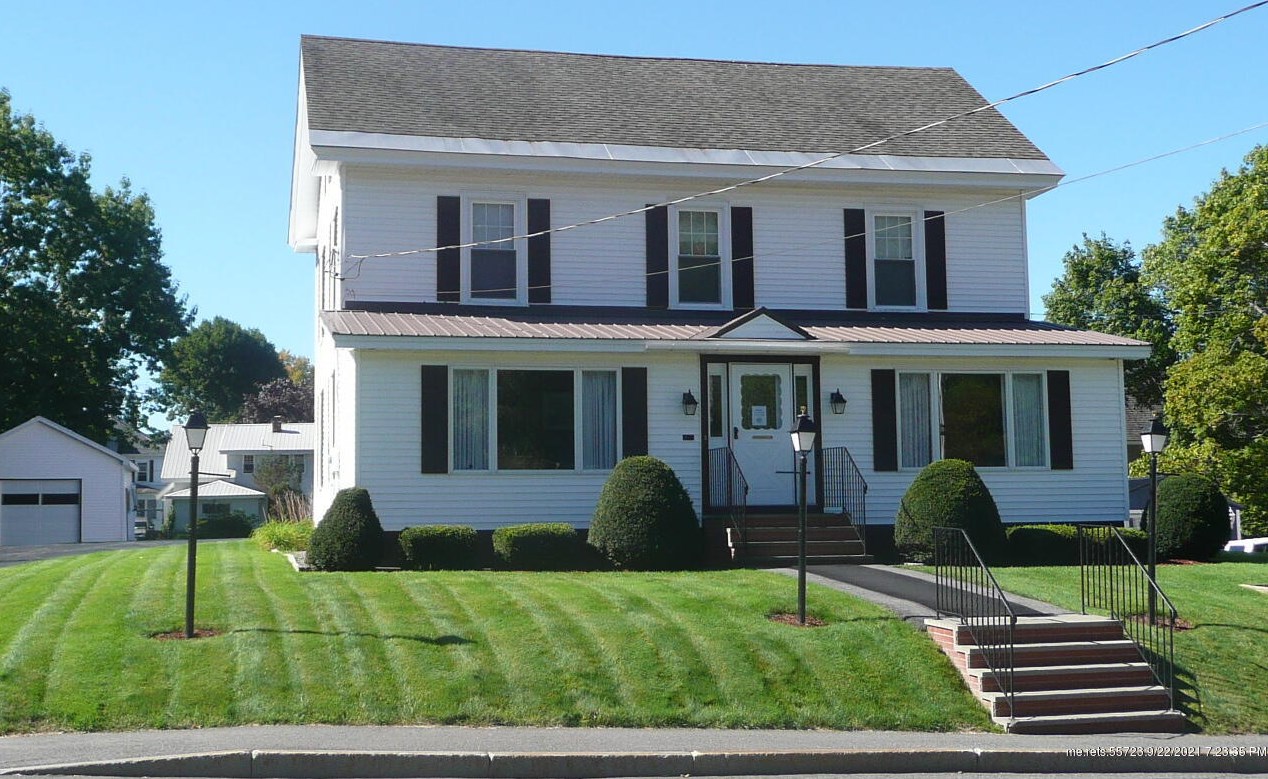 31 Elm St, Milo, ME 04463