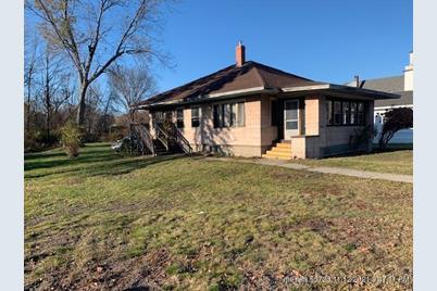 921 Main Street - Photo 1