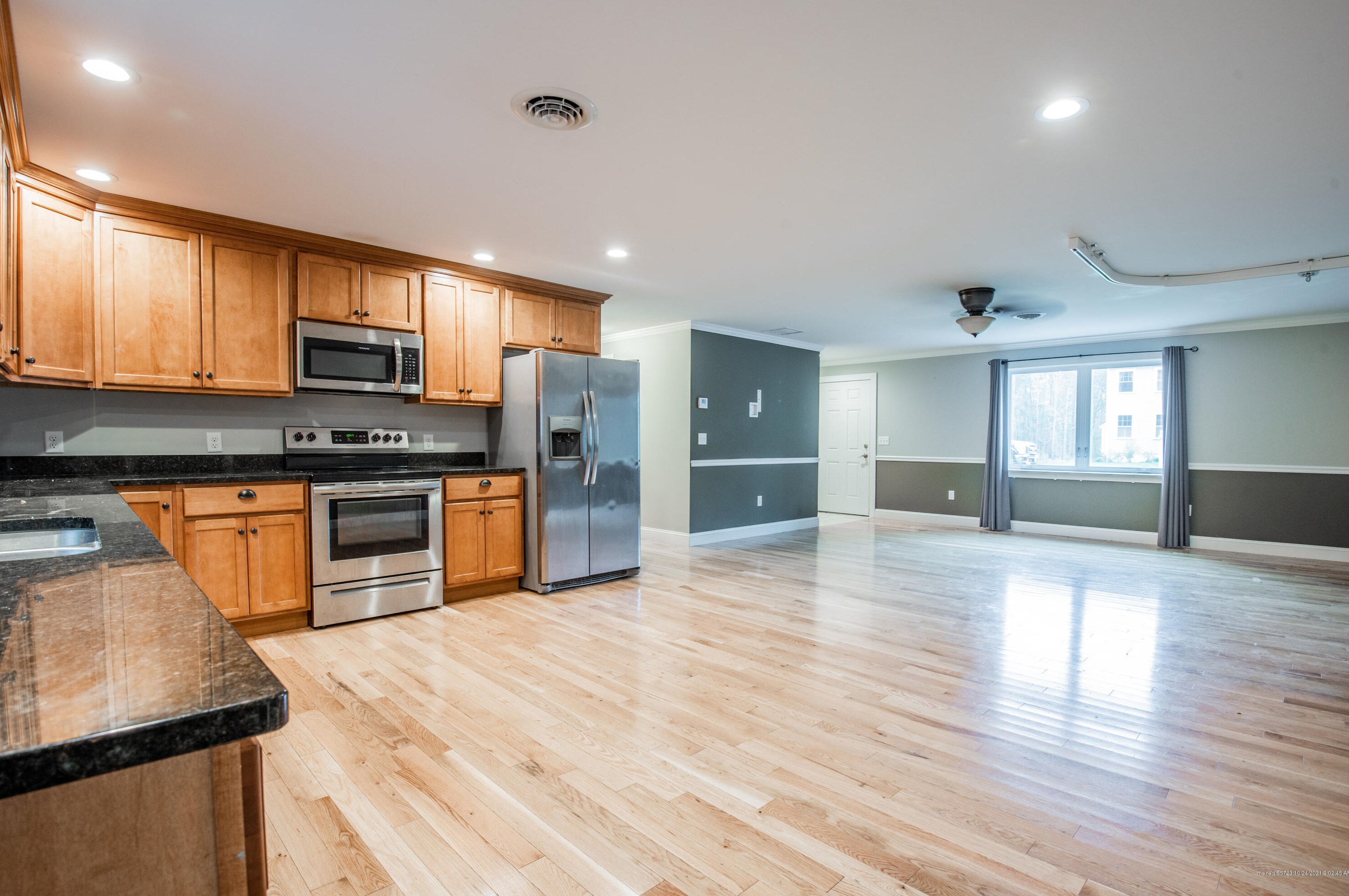 23 Kingsbury Ln, Kennebunk, ME 04043-7231