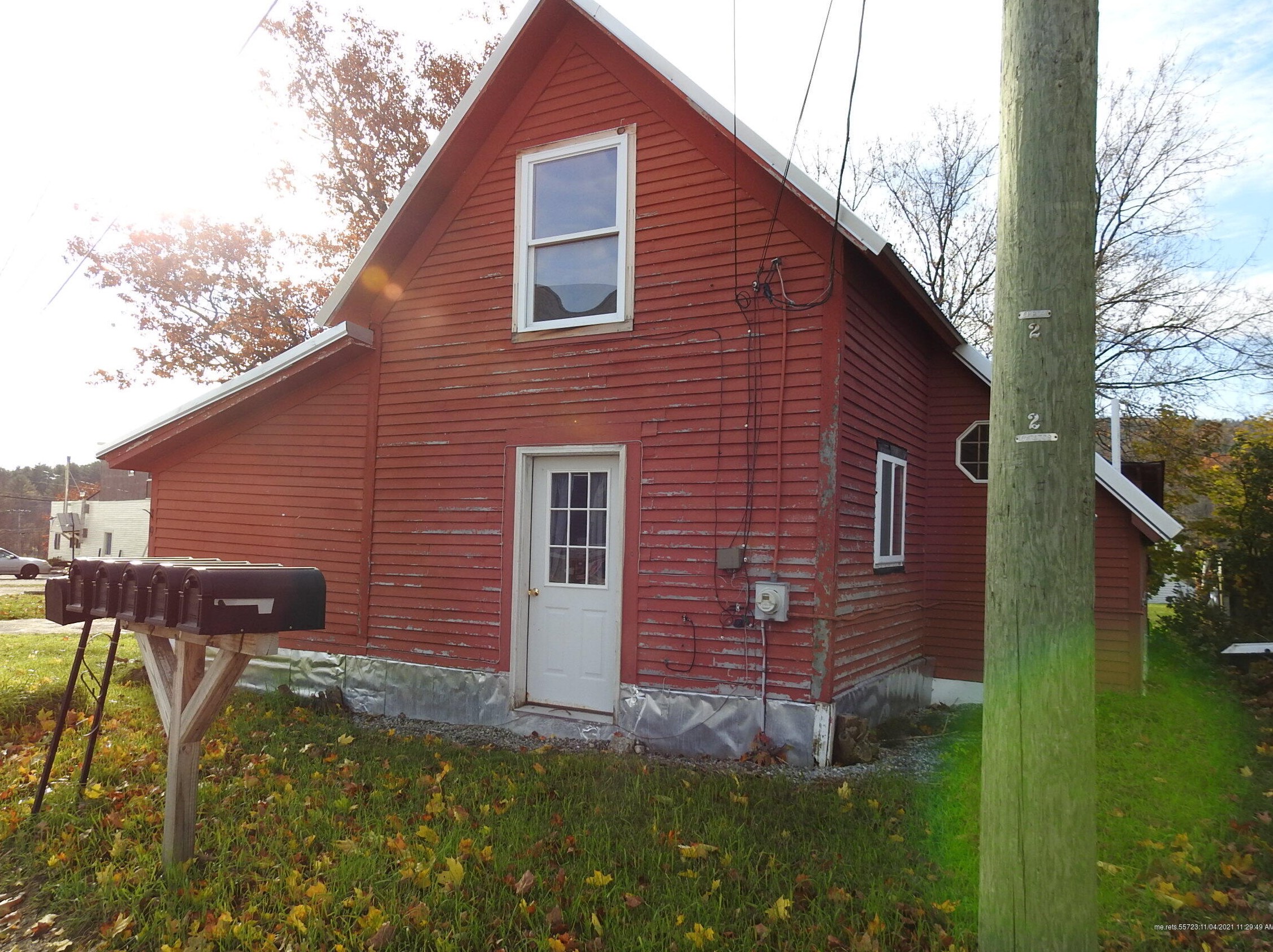 9 Church St, West Paris, ME 04289