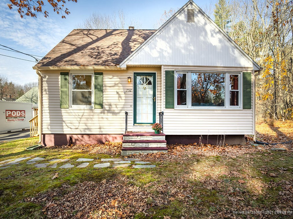 752 Allen Ave, Portland, ME 04103-3705