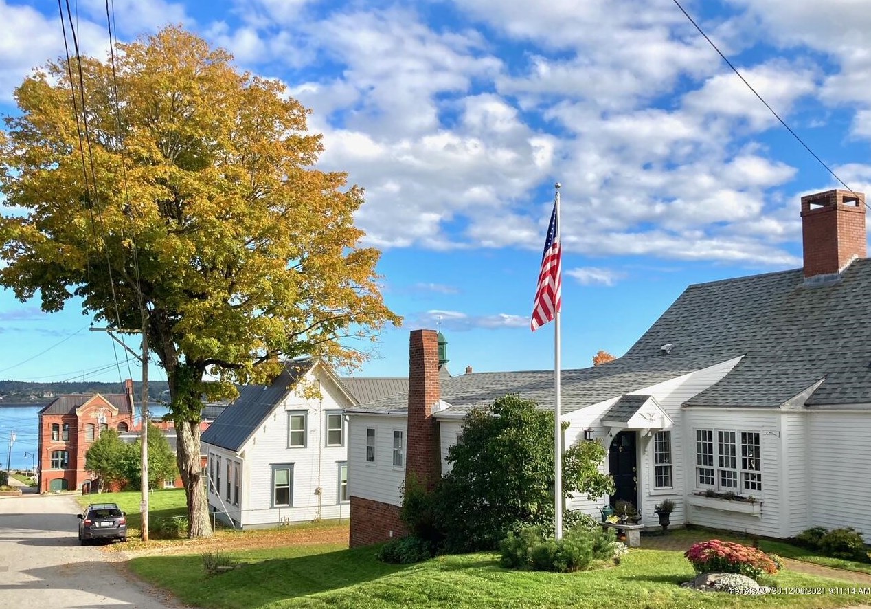 3 Green St, Eastport, ME 04631 exterior