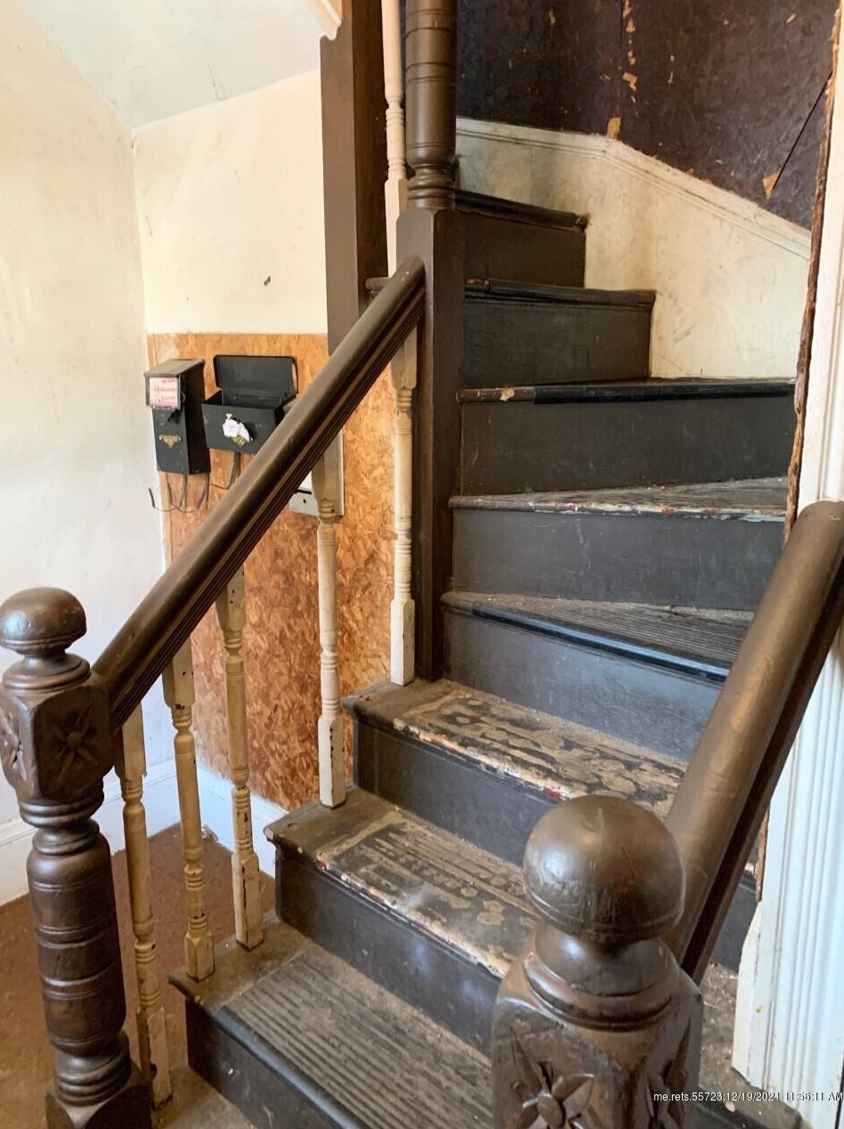 44 Summer St, Lewiston, ME 04240