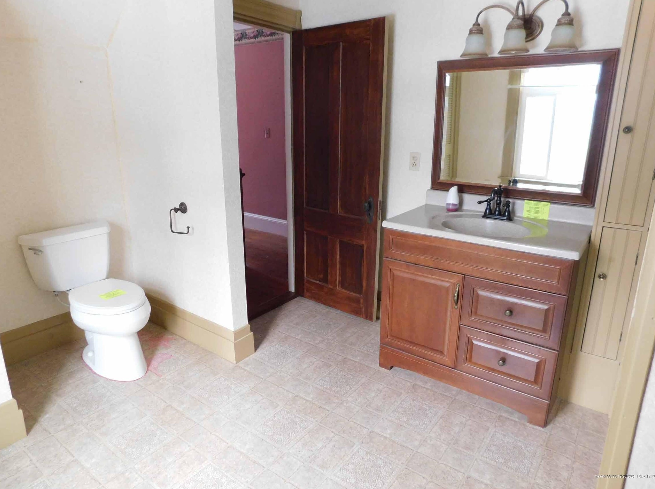 13 Fairview Ave, Sebec ME 04426-1369 exterior