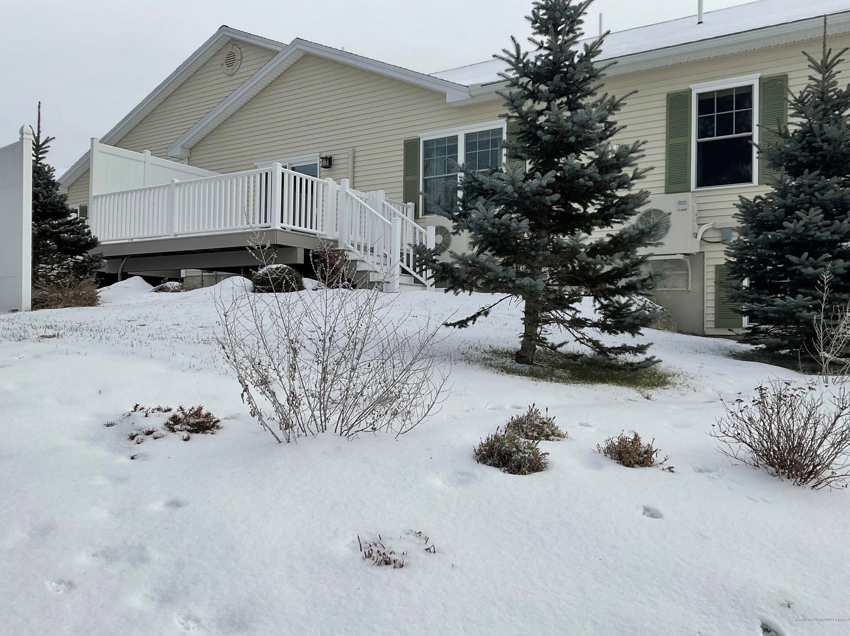 6 Camden Ct, Bangor, ME 04401-8051