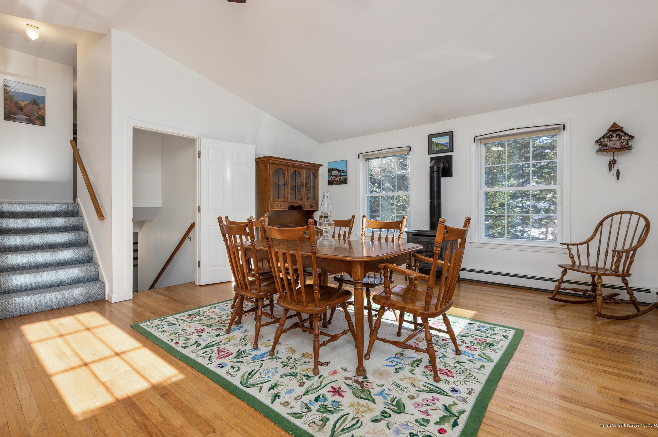 10 Cottage Ln, New Gloucester, ME 04260-4449