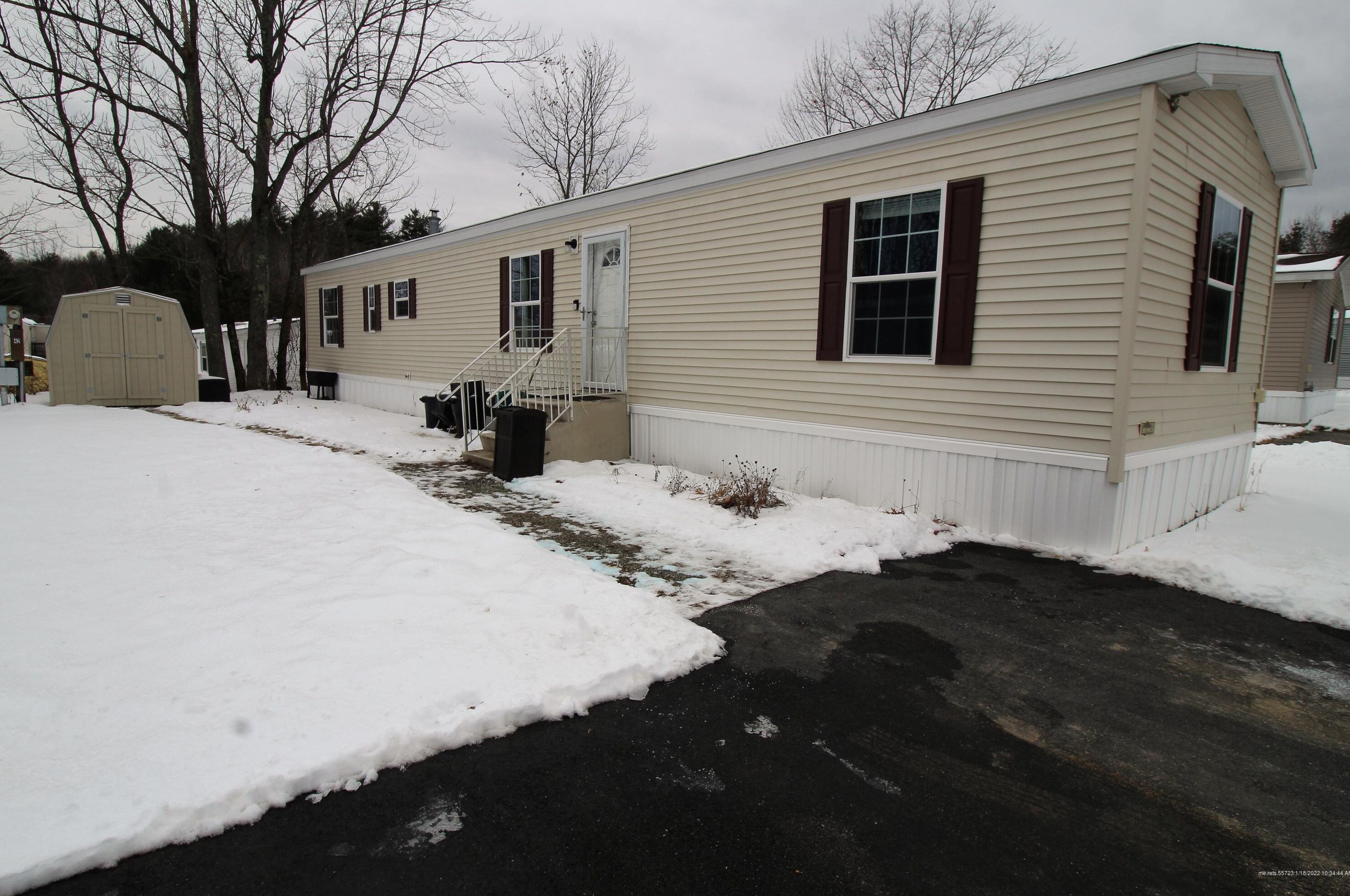 42 Circle Dr, Lewiston, ME 04240