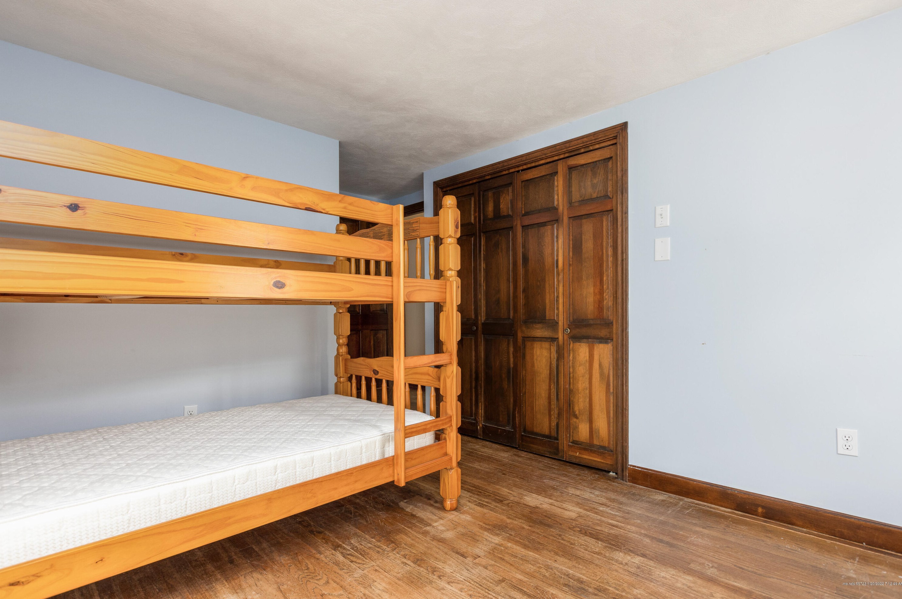 5 Whitworth Dr, Portland ME 04106-6547 exterior