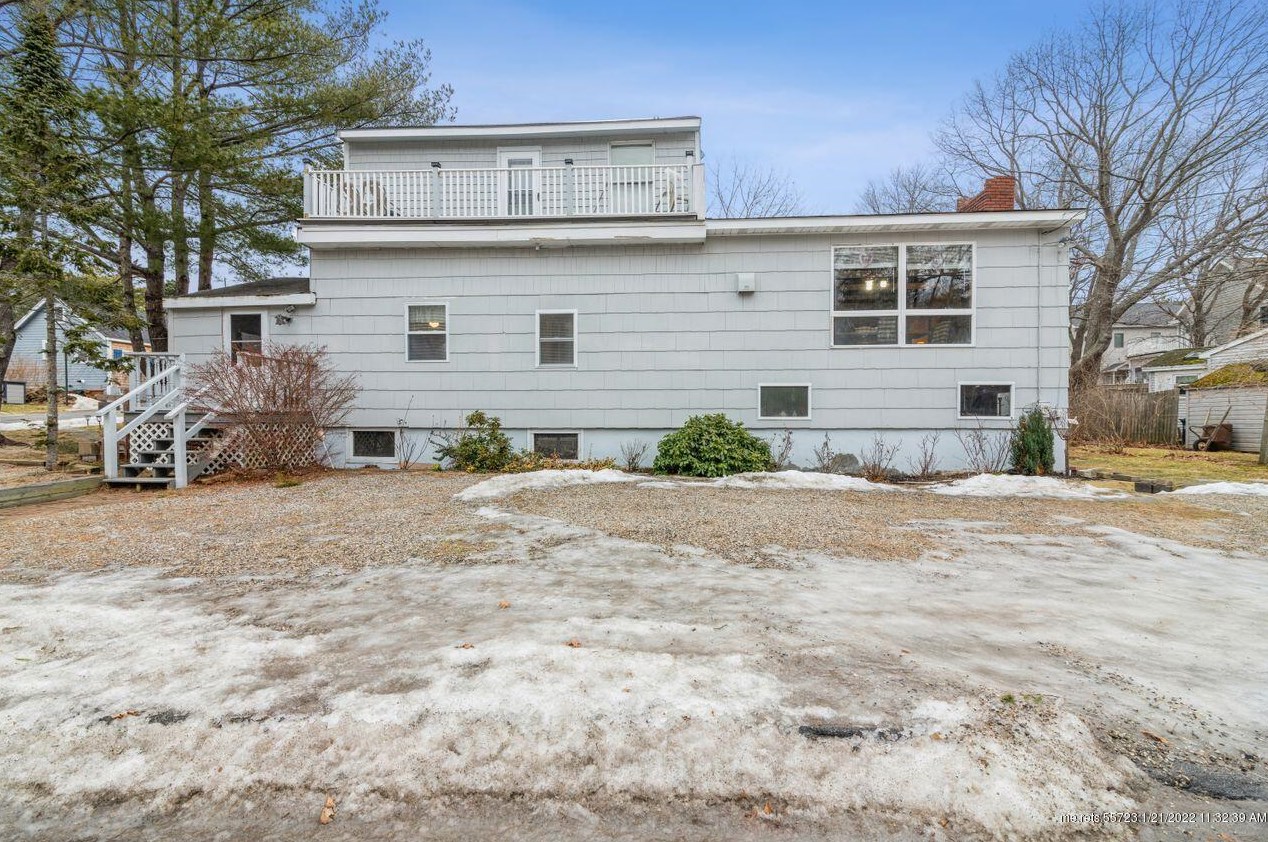 1 Eagle Ave, Saco, ME 04072-2303