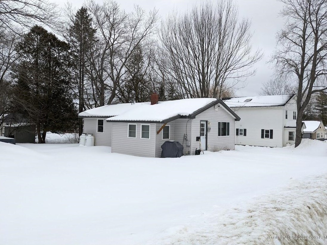 29 Wilson St, Old Town, ME 04468-1612