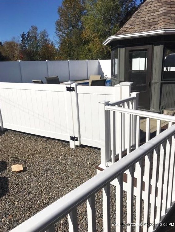 15 1st Ave, Fort Kent, ME 04743