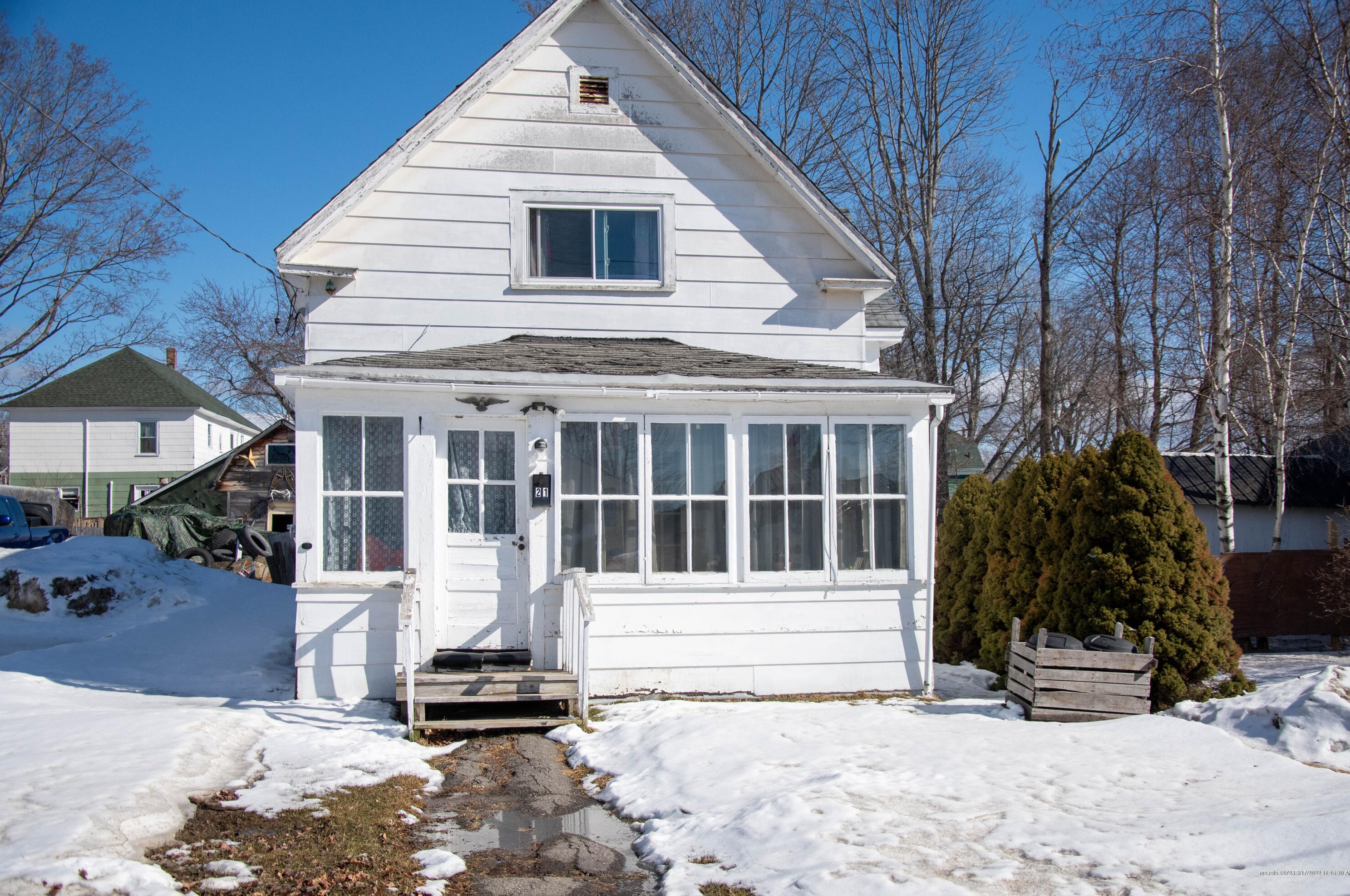 21 Birch St, East Millinocket, ME 04430-1010