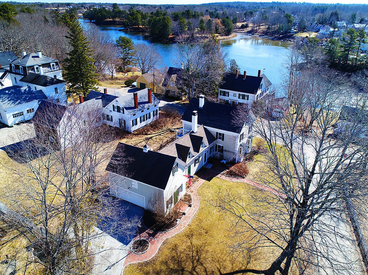 16 Glidden St, Newcastle, ME 04553