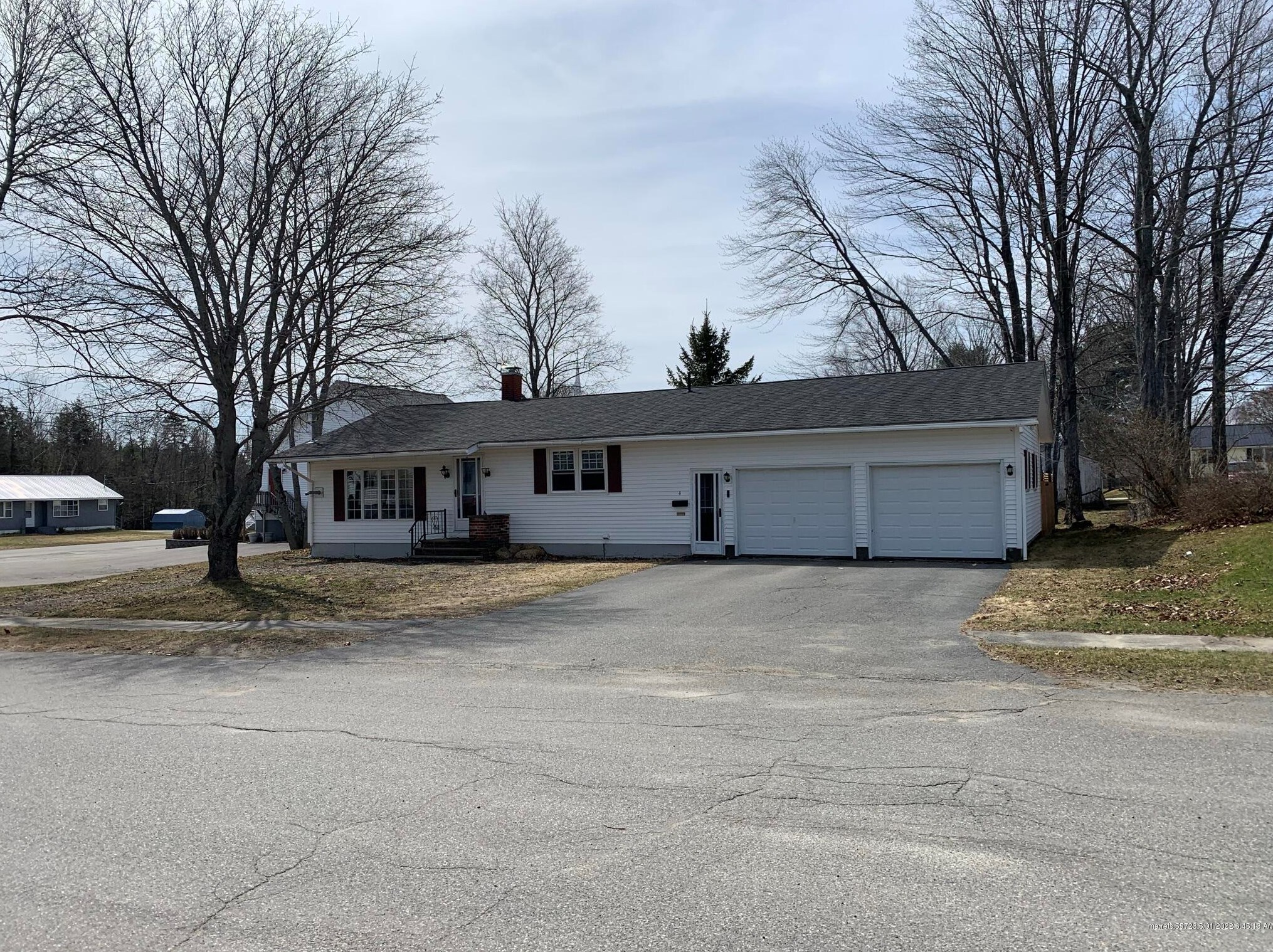 4 North St, East Millinocket, ME 04430-1207