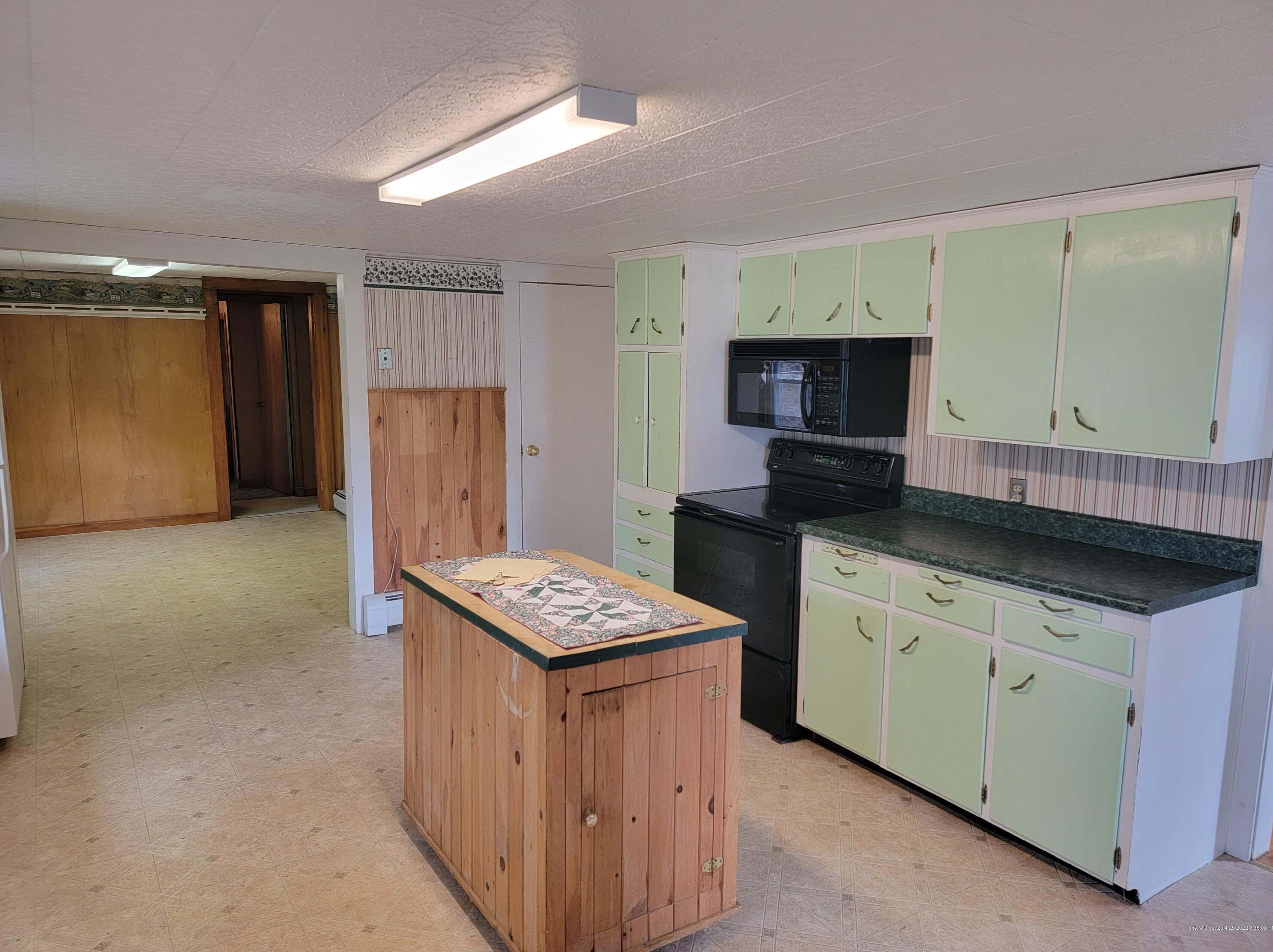 102 Maple Rd, Sebec ME  04426-6014 exterior