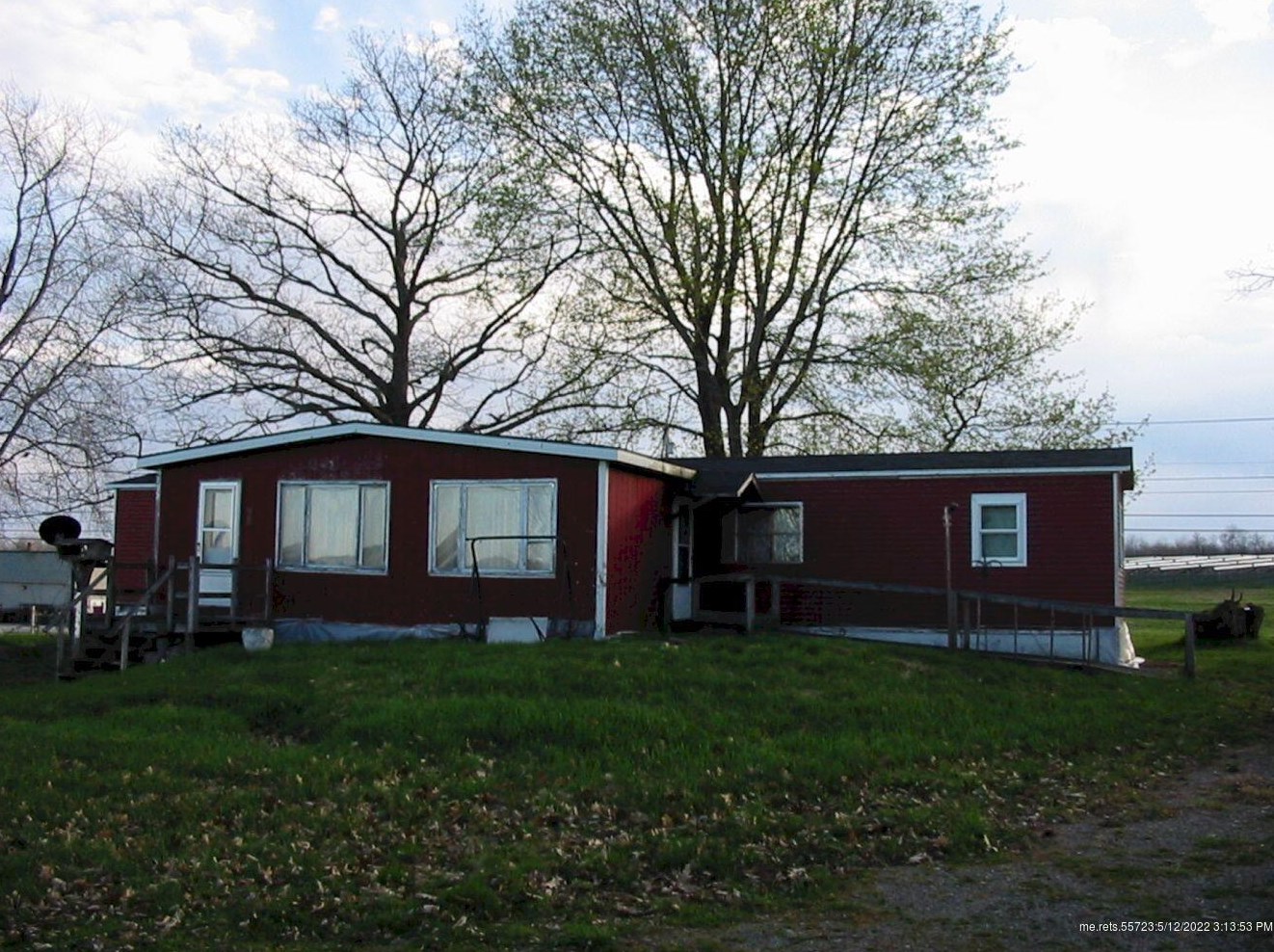 358 Skowhegan Rd, Fairfield, ME 04937