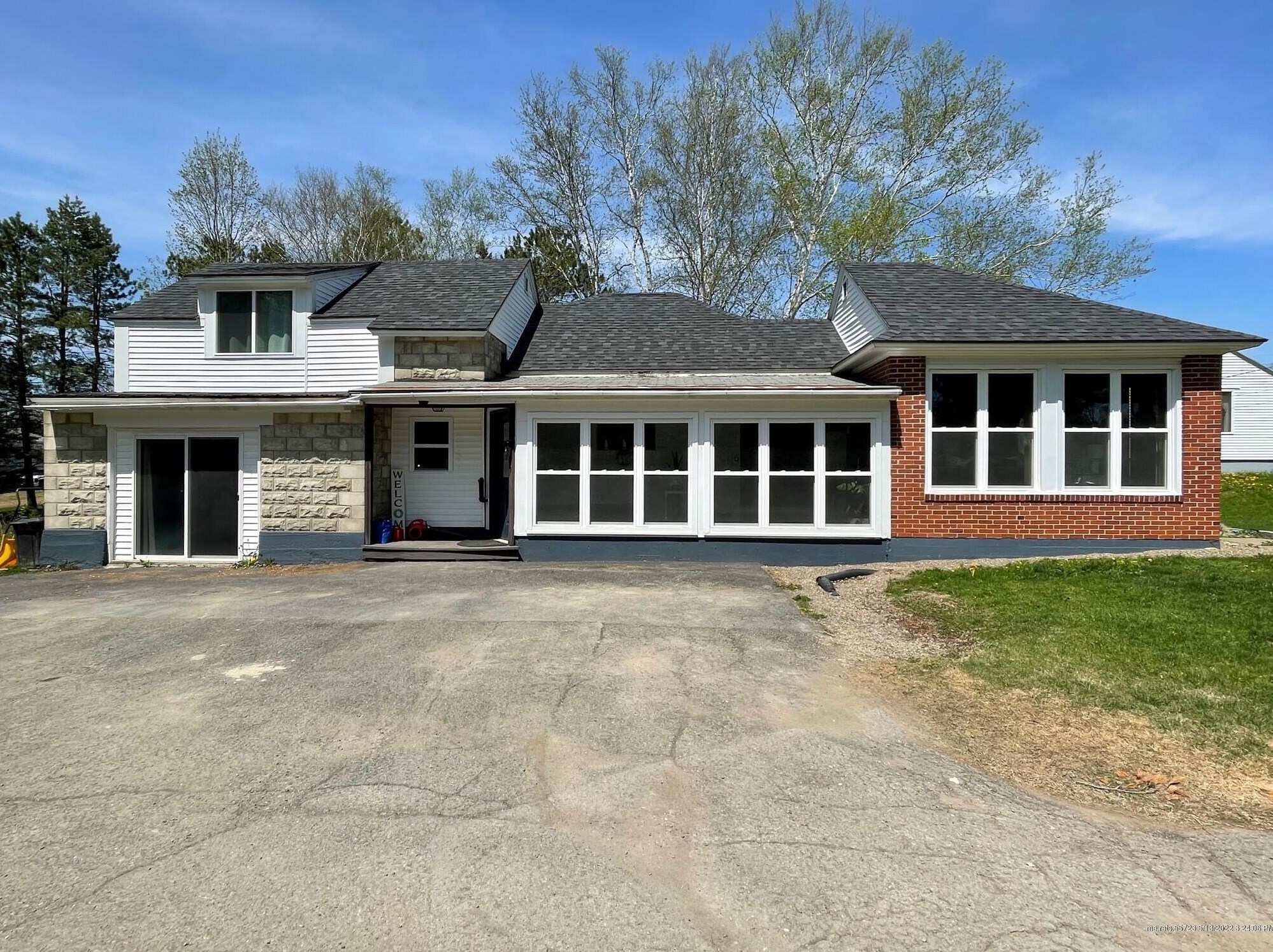 09 Abraham St, Houlton, ME 04730