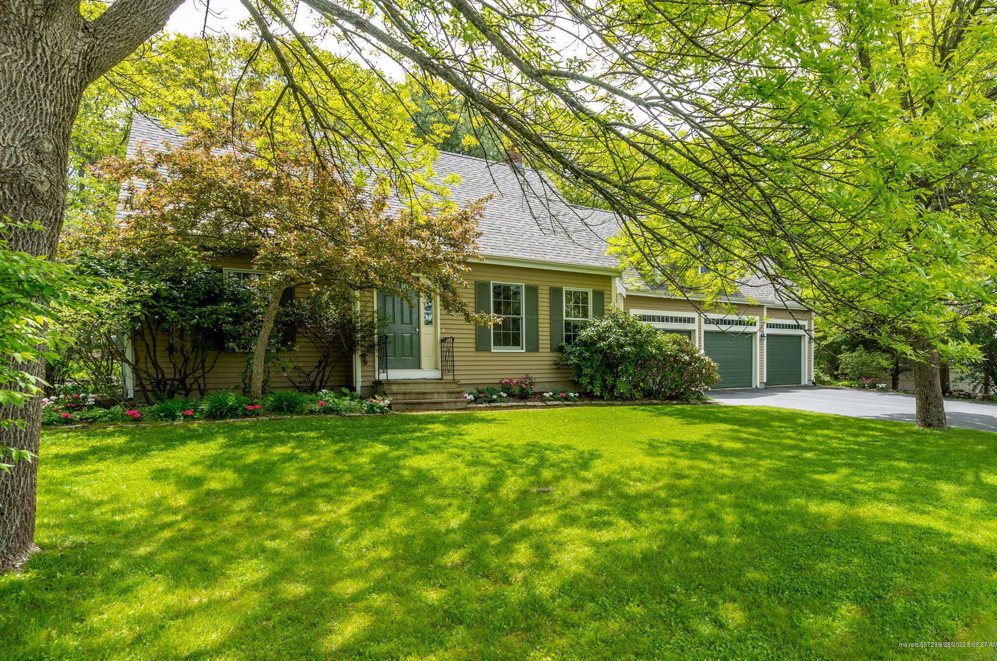 33 Smokehouse Cir, South Portland, ME 04106 exterior