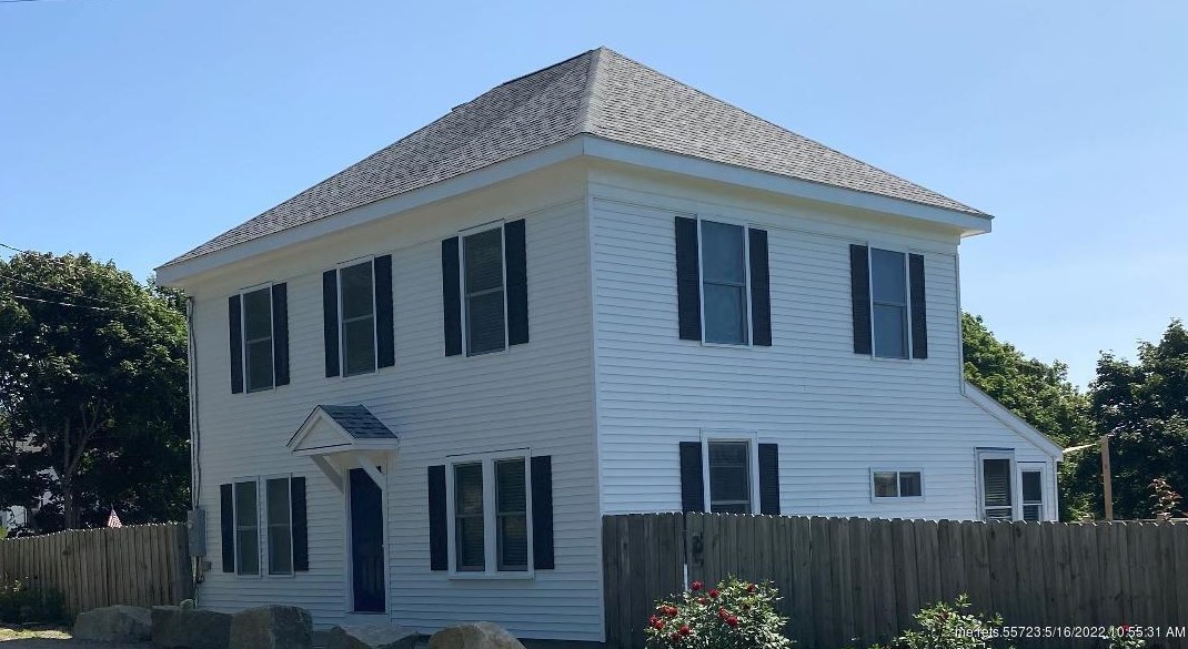 67 E Main St, Vinalhaven, ME 04863