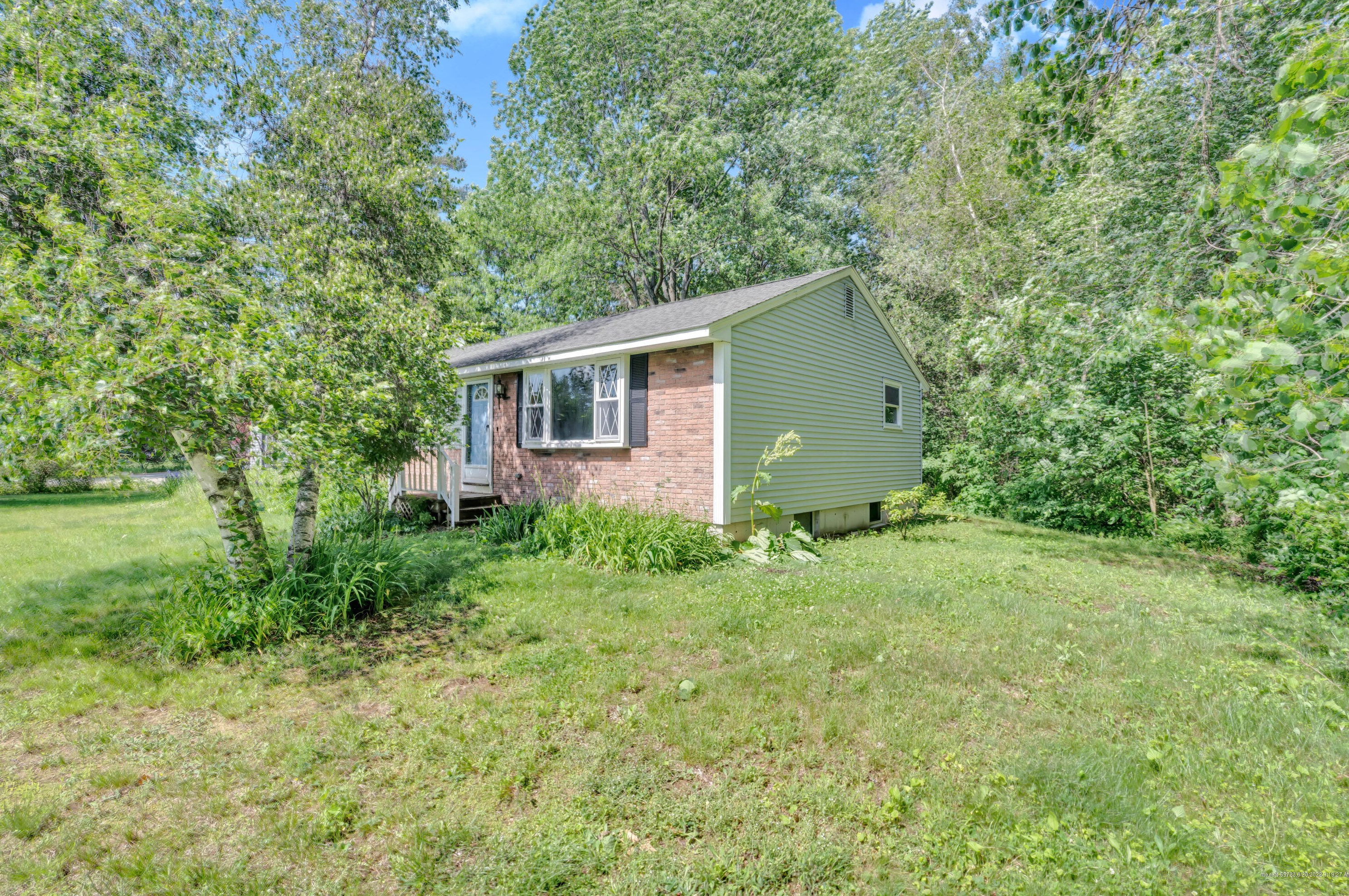 10 1st St, Shapleigh, ME 04076