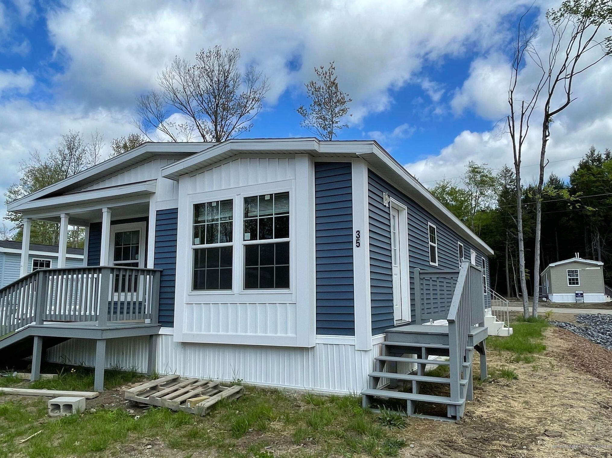 35 Punky Ln, Waterville, ME 04901