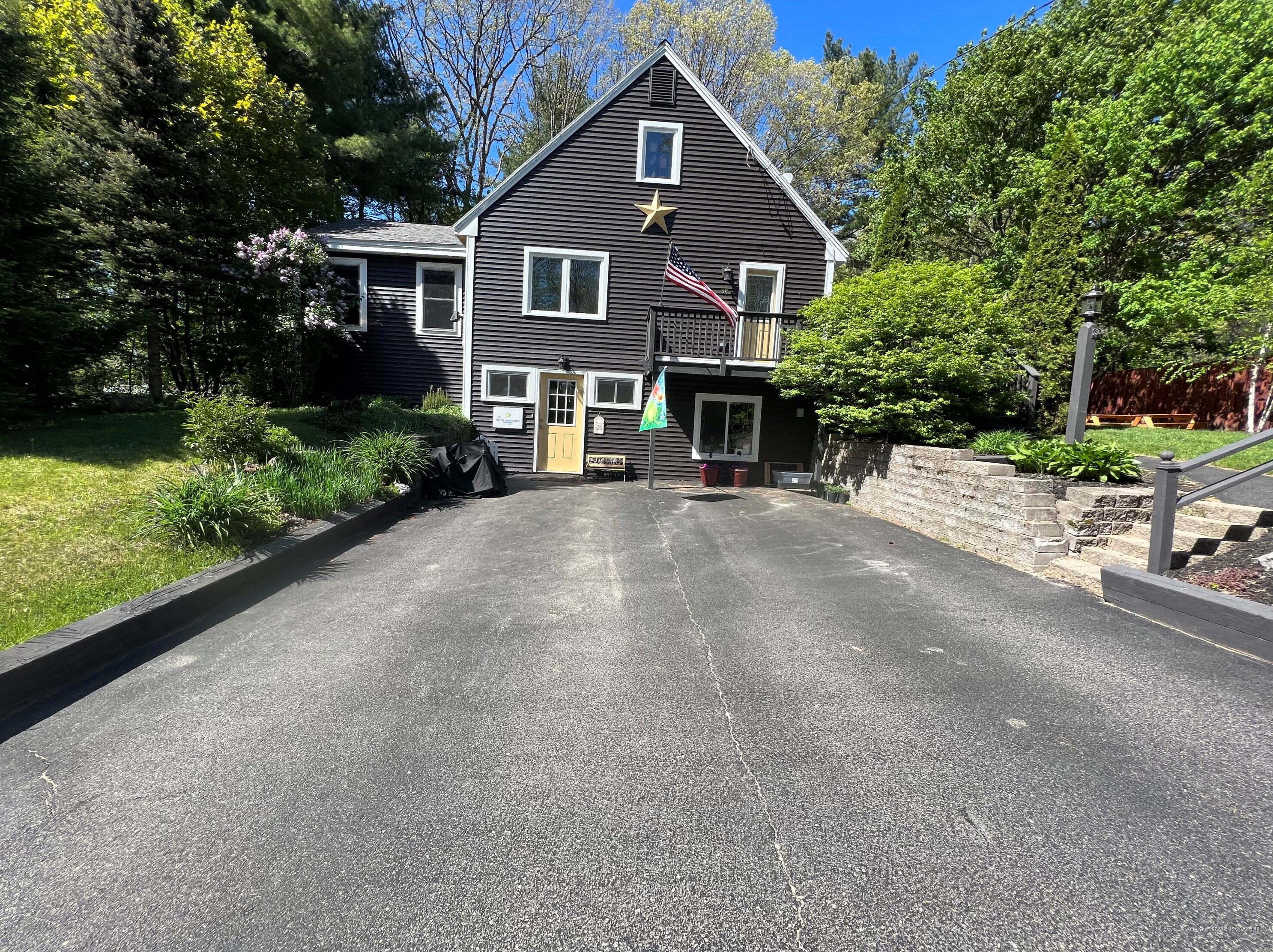 38 Hutchinson St, Sanford, ME 04073-2222