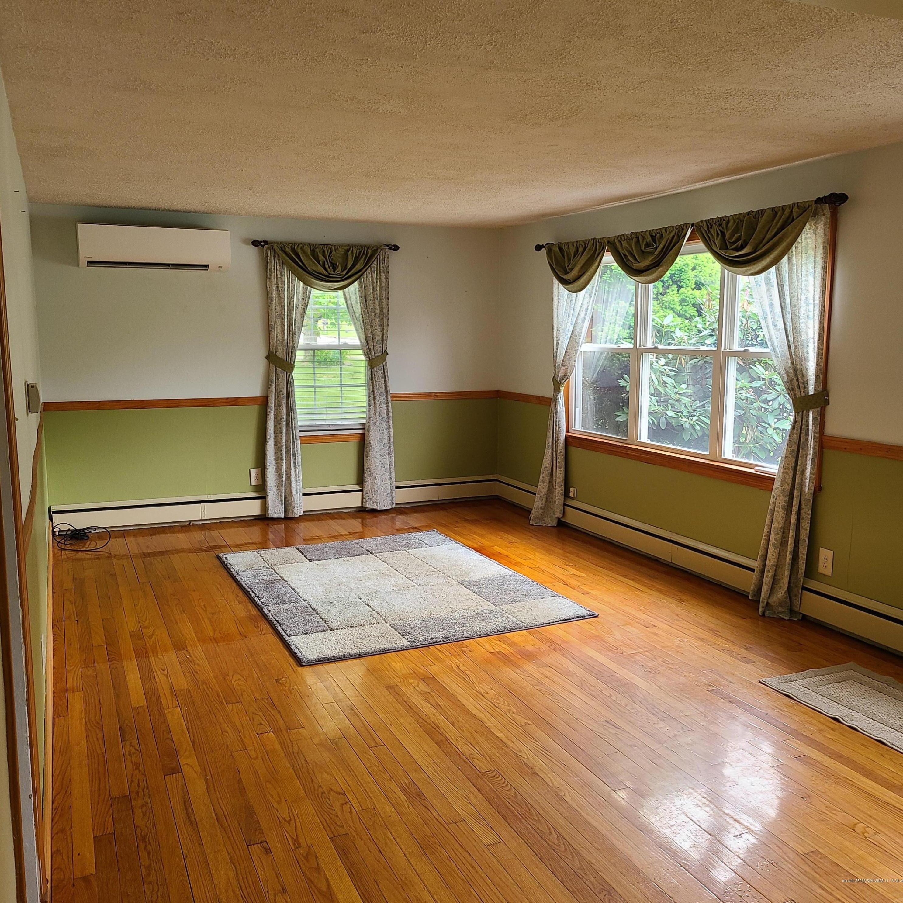 58 Bates St, Auburn ME 04210-6226 exterior