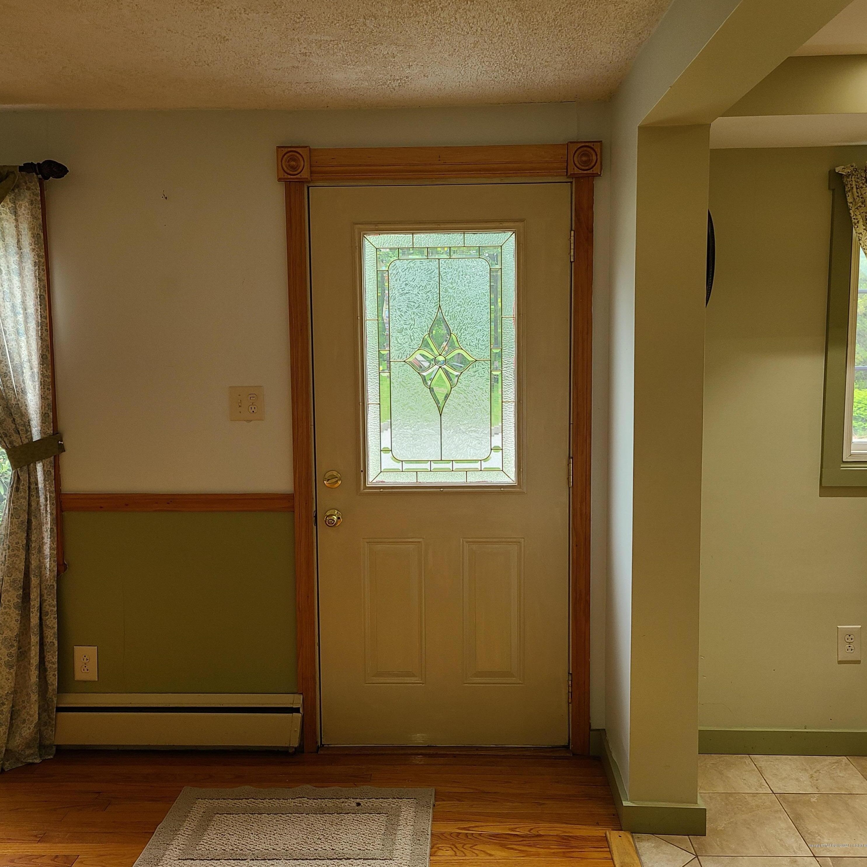 58 Bates St, Auburn ME 04210-6226 exterior