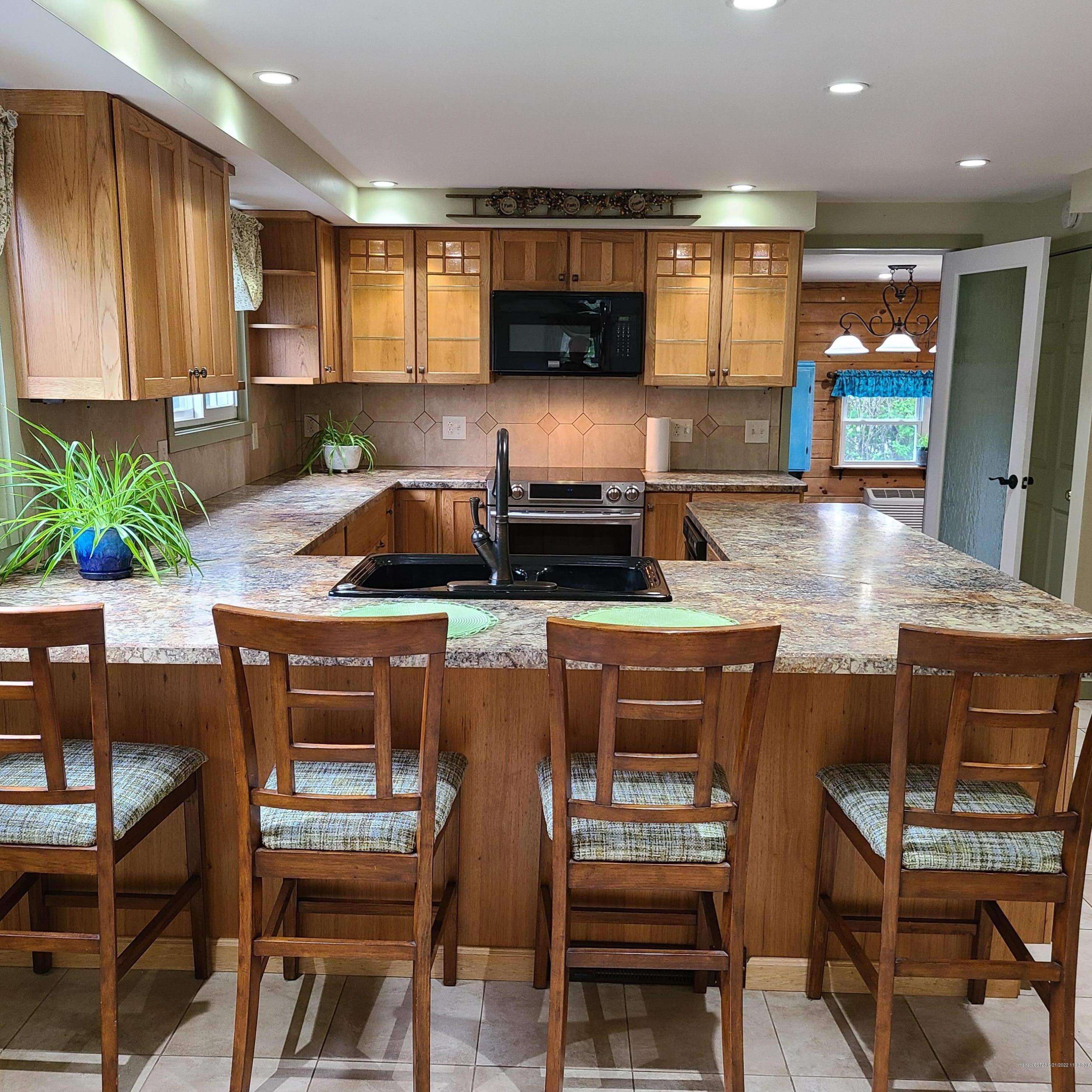 58 Bates St, Auburn ME 04210-6226 exterior