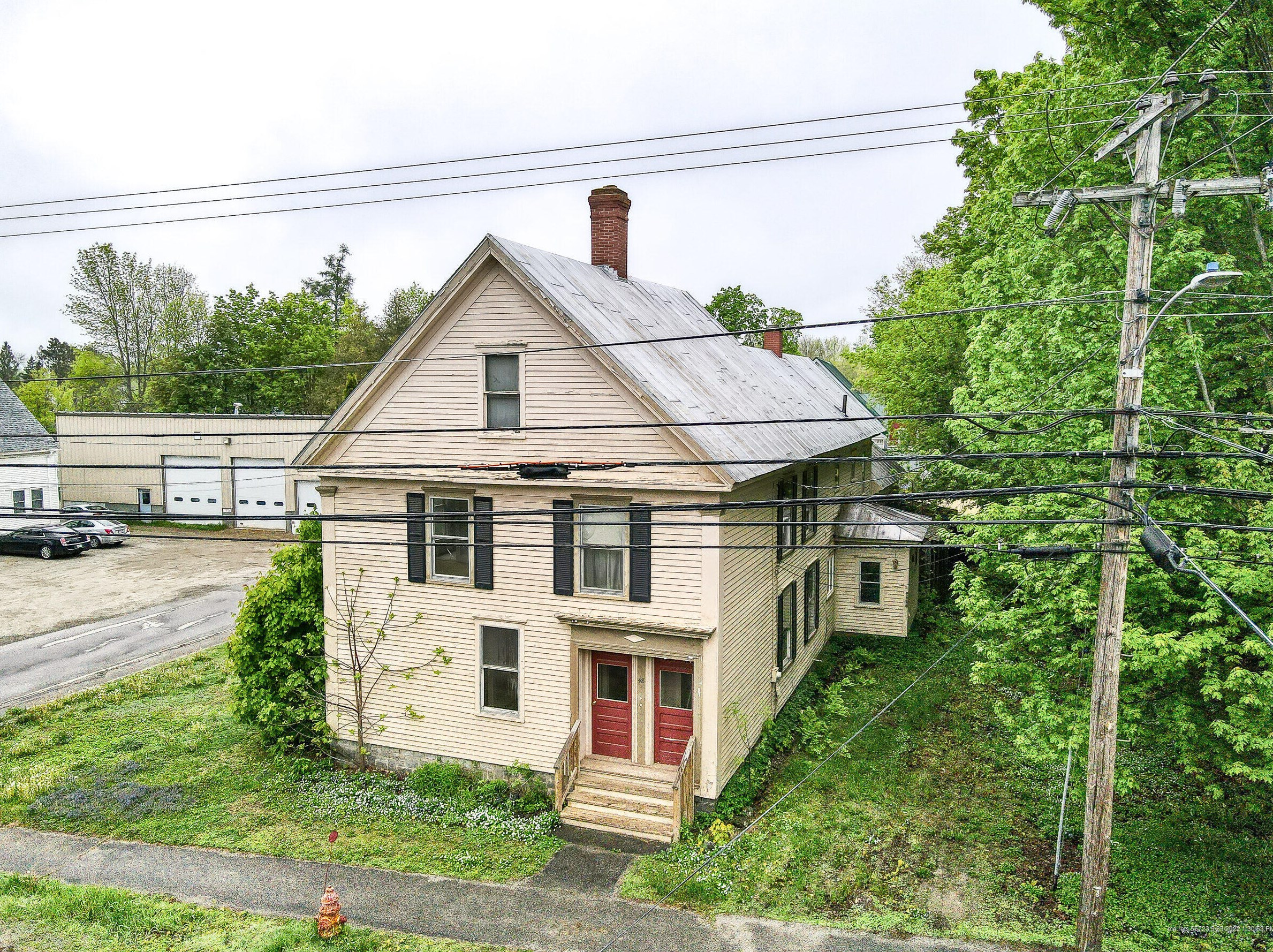 48 Railroad St, Clinton, ME 04927