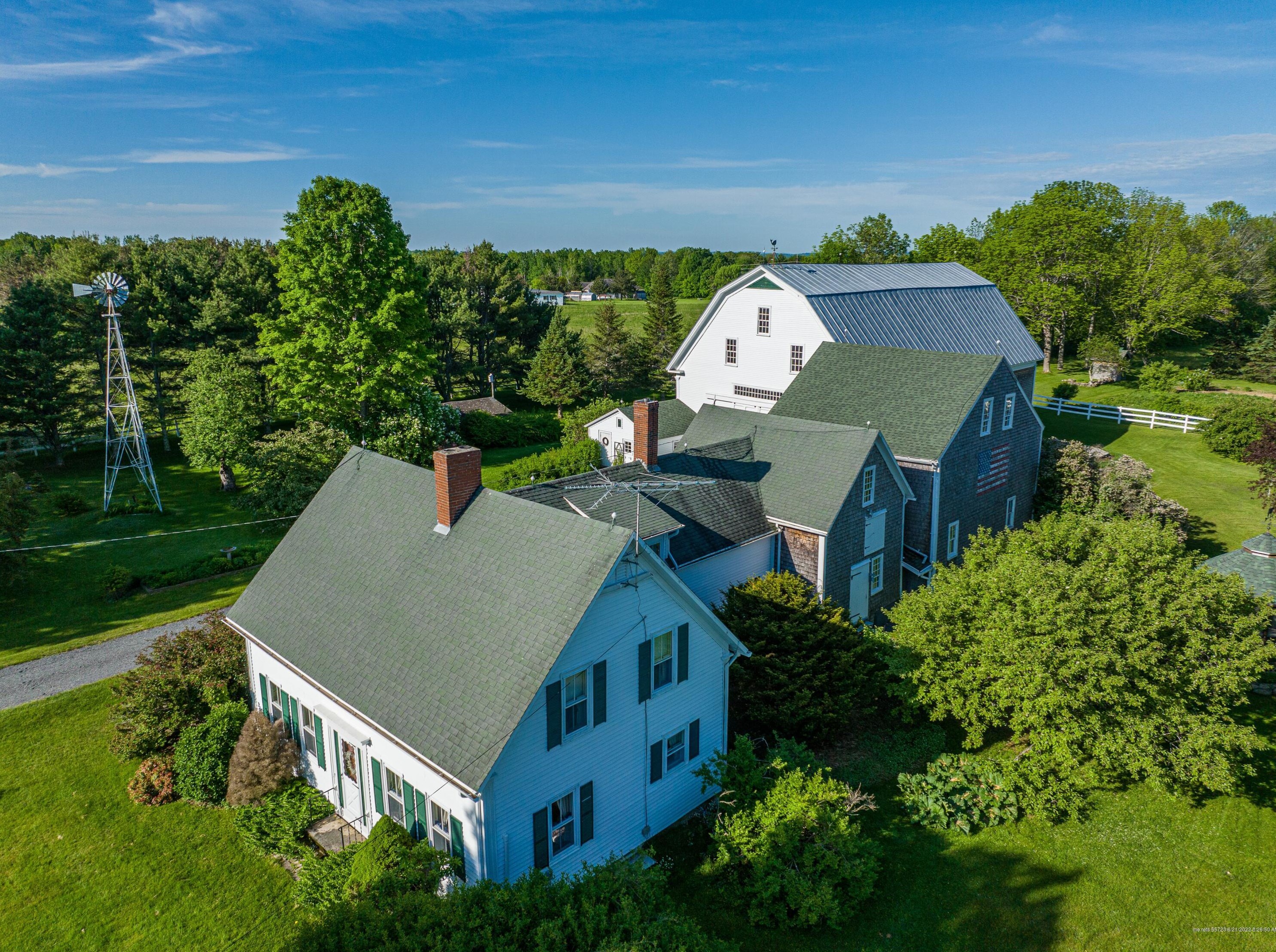 988 W West Ridge Rd, Skowhegan, ME 04976