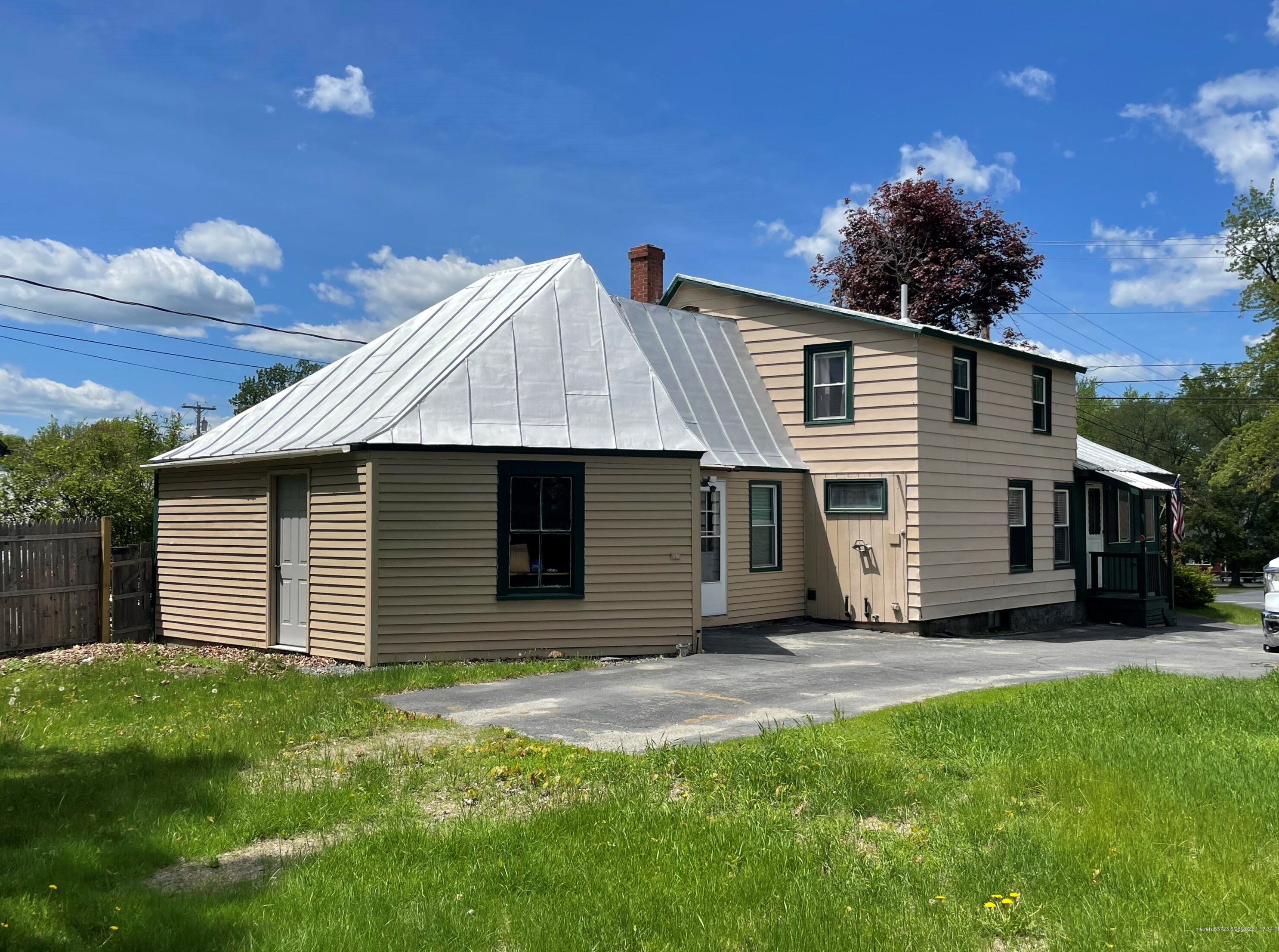 66 Front St, Skowhegan, ME 04976 exterior