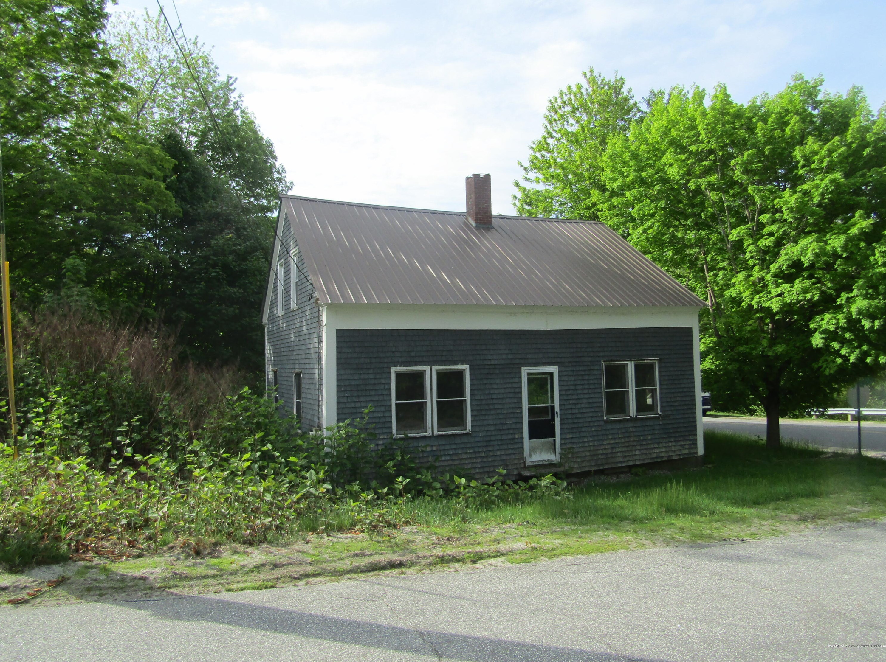 194 Main St, North Monmouth, ME 04265 exterior