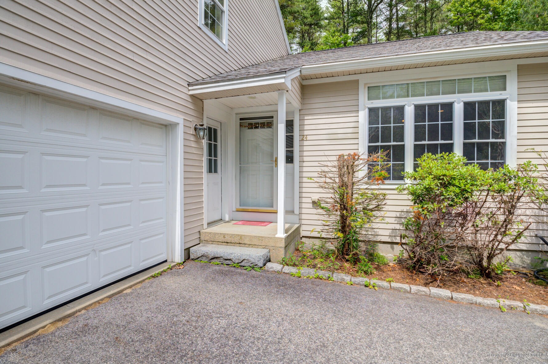 24 Evergreen Farms Rd, Scarborough, ME 04074-8376
