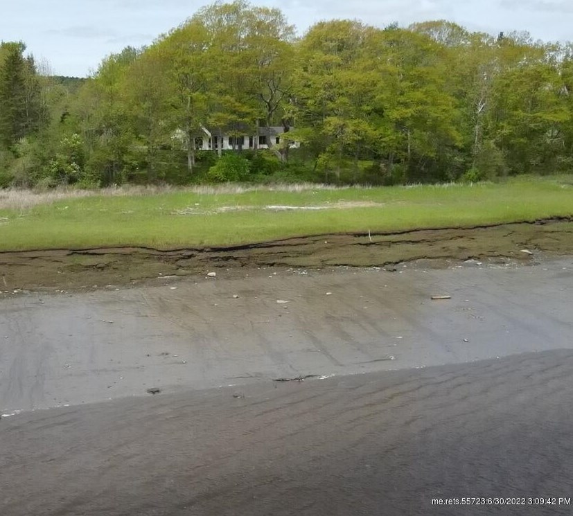 709 N Main St, Winterport, ME 04496