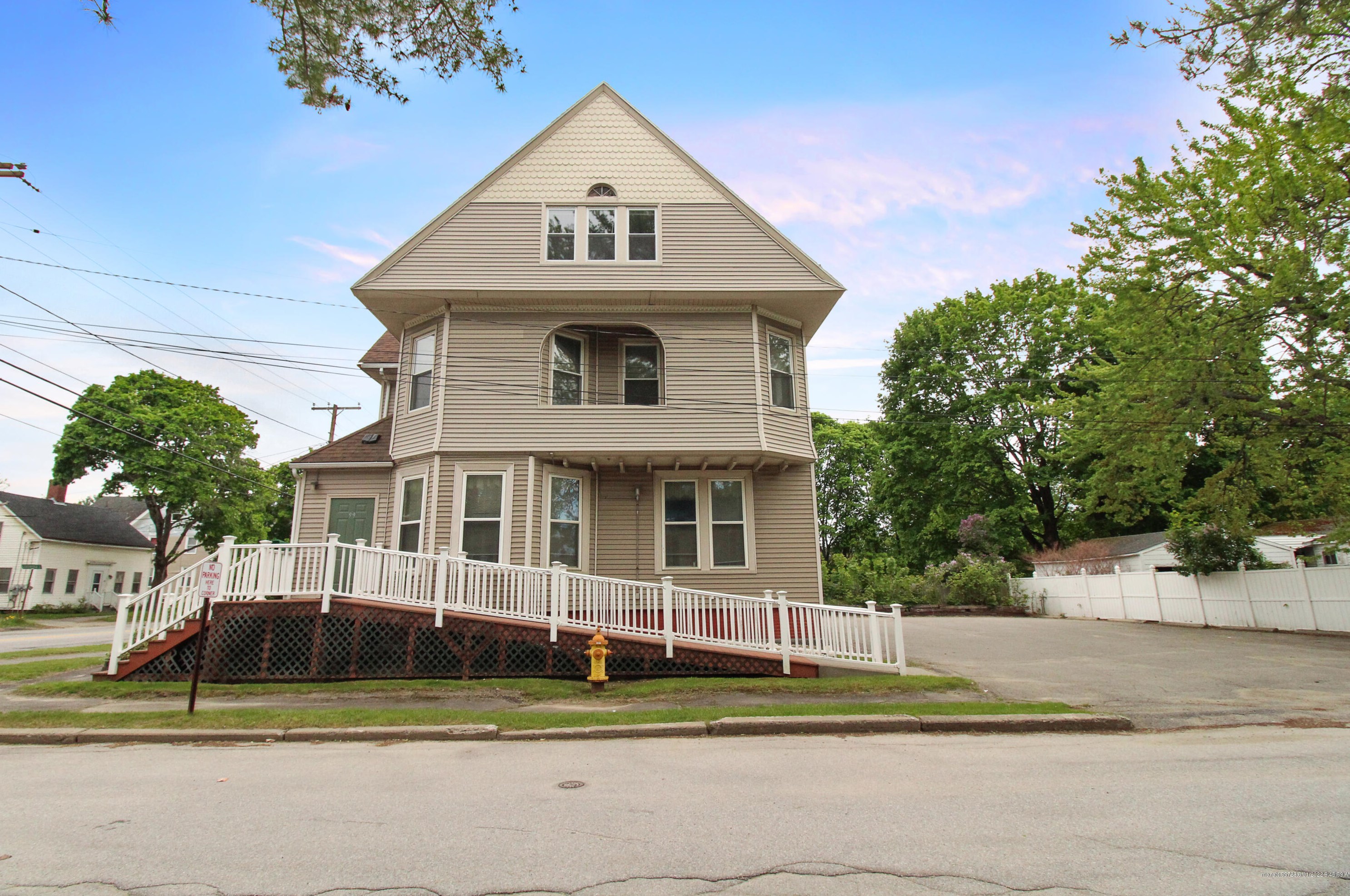 99 State St, Brewer, ME 04412