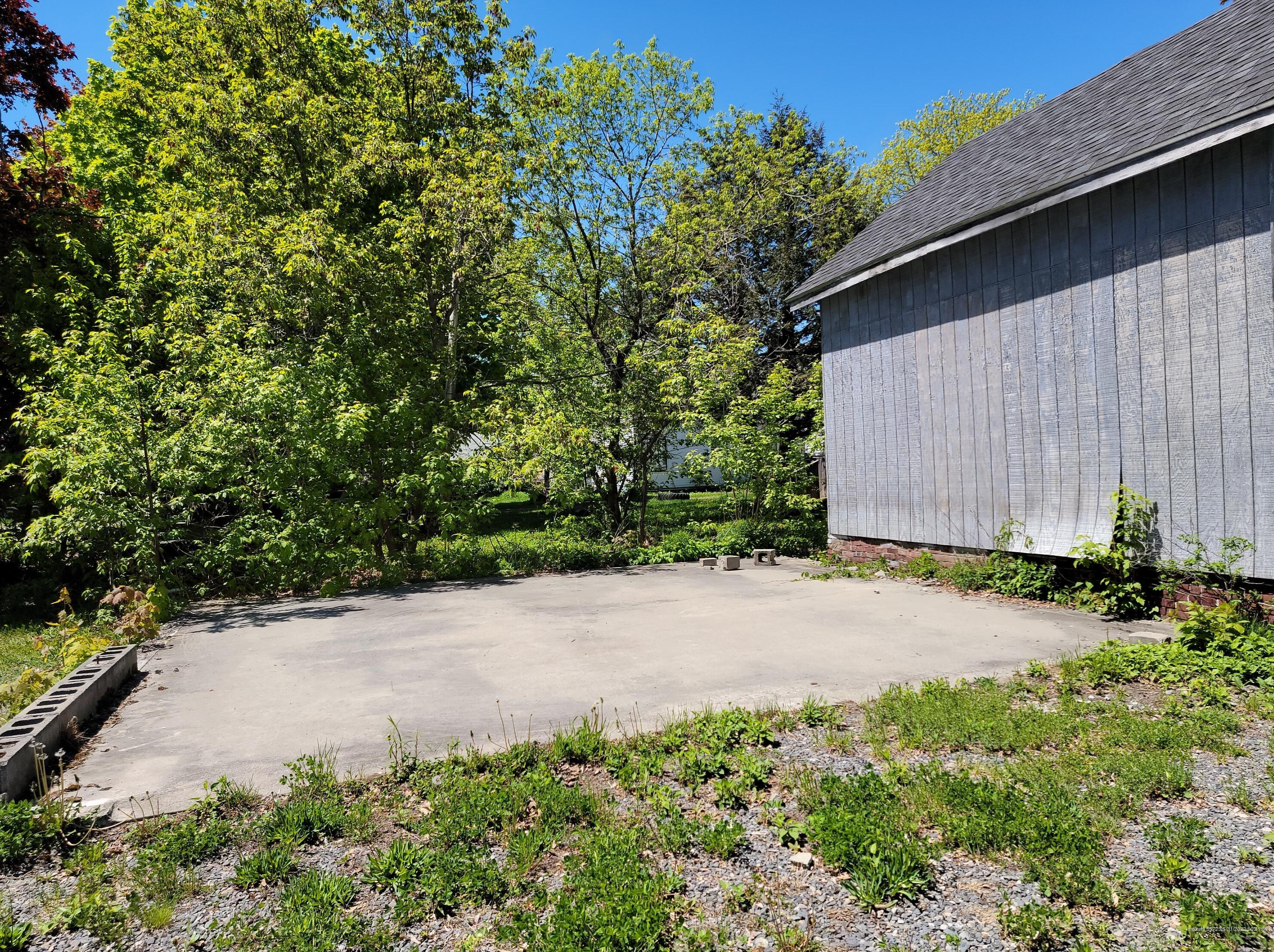 30 Henderson St, Brownville, ME 04414-3733