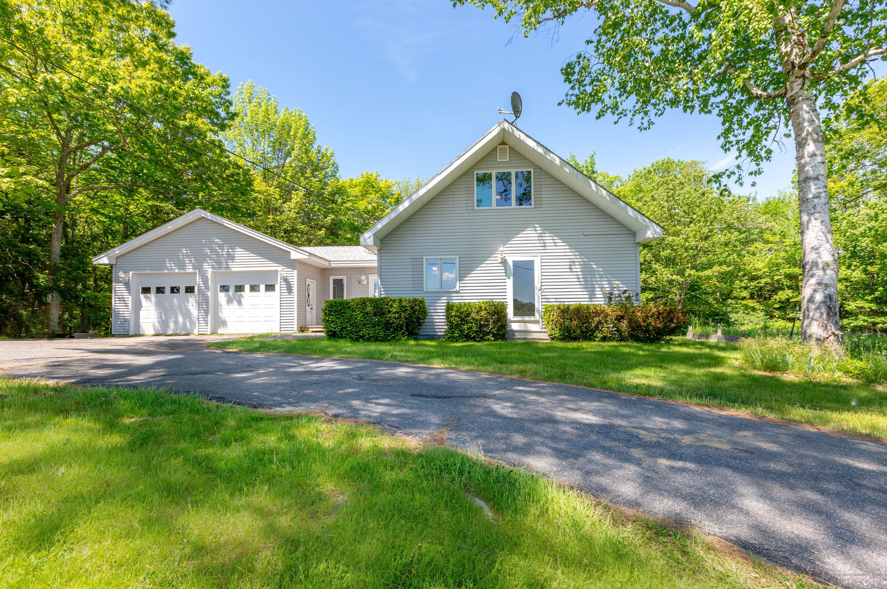 93 Bay Rd, Bowdoinham, ME 04008-4001