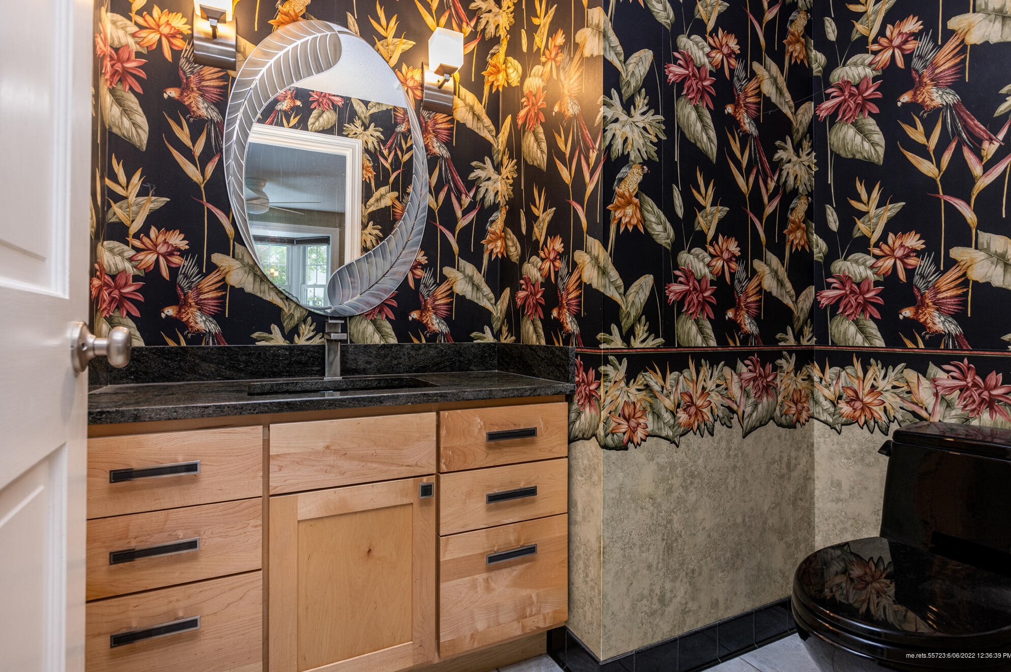 18 Bay View Dr, Portland ME 04103-4519 exterior