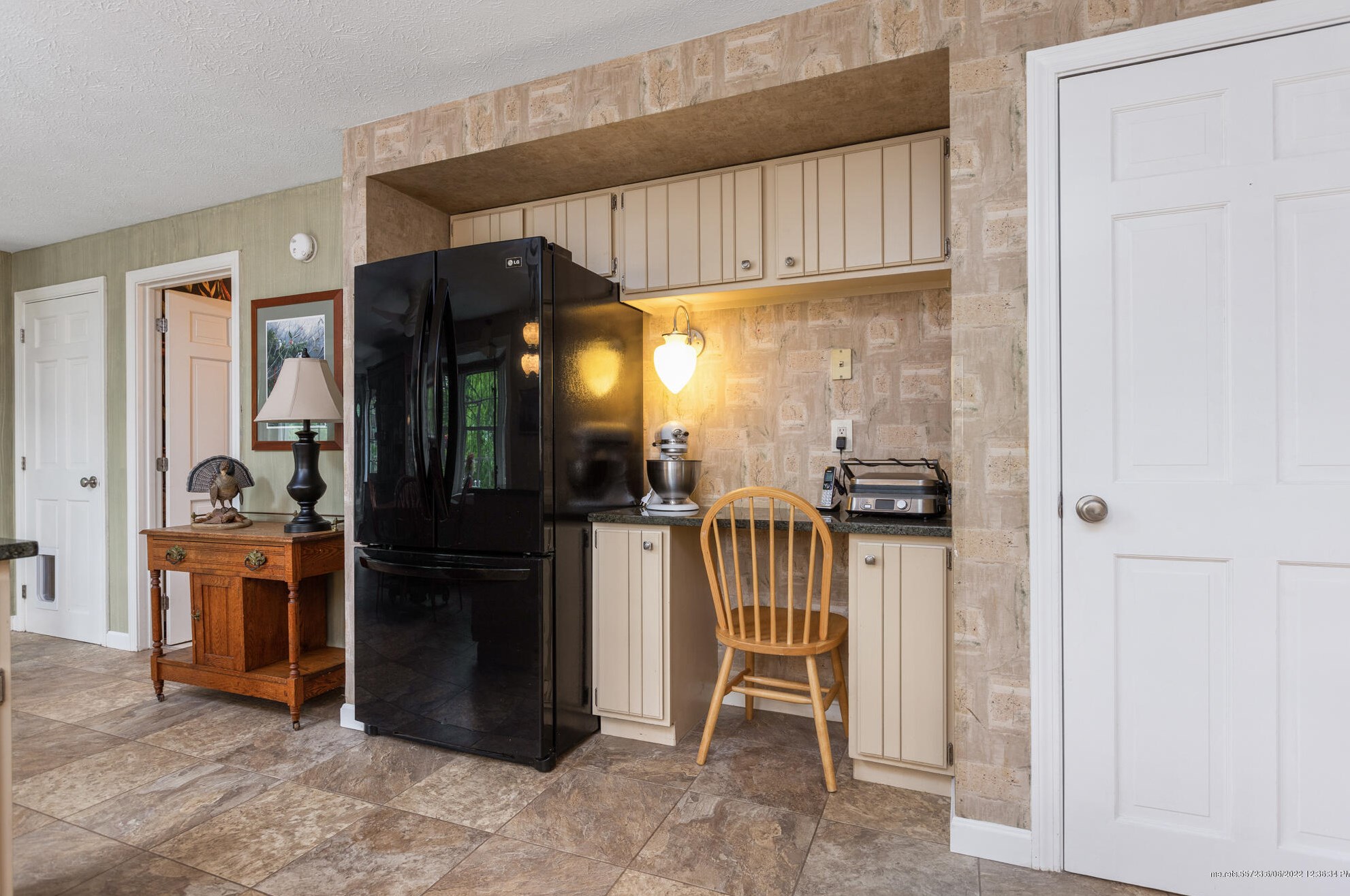 18 Bay View Dr, Portland ME 04103-4519 exterior