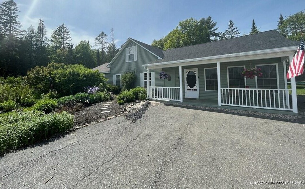 26 Gasoline Alley Ln, Levant, ME 04456-4548