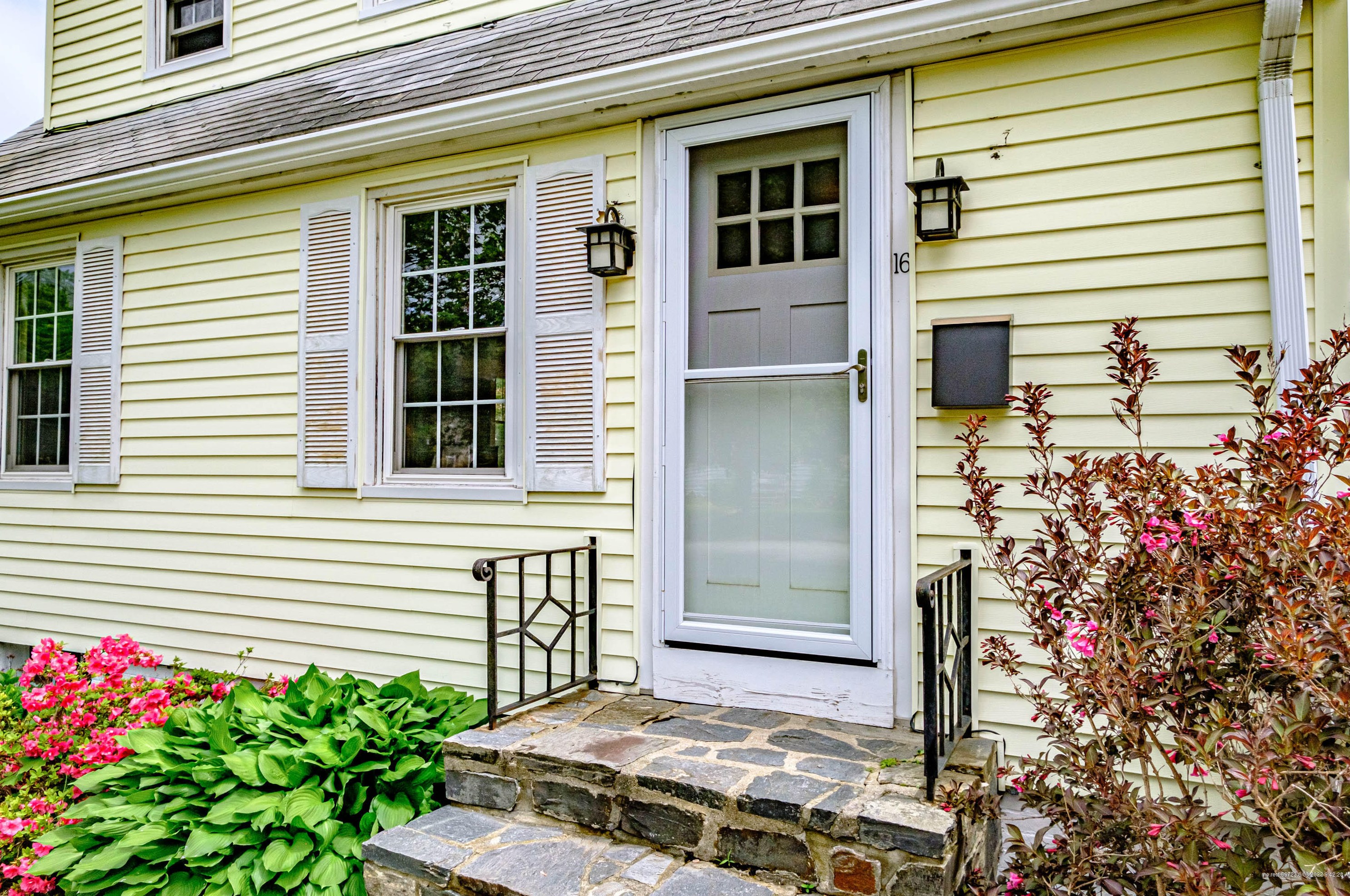 16 Goudy St, Portland, ME 04106