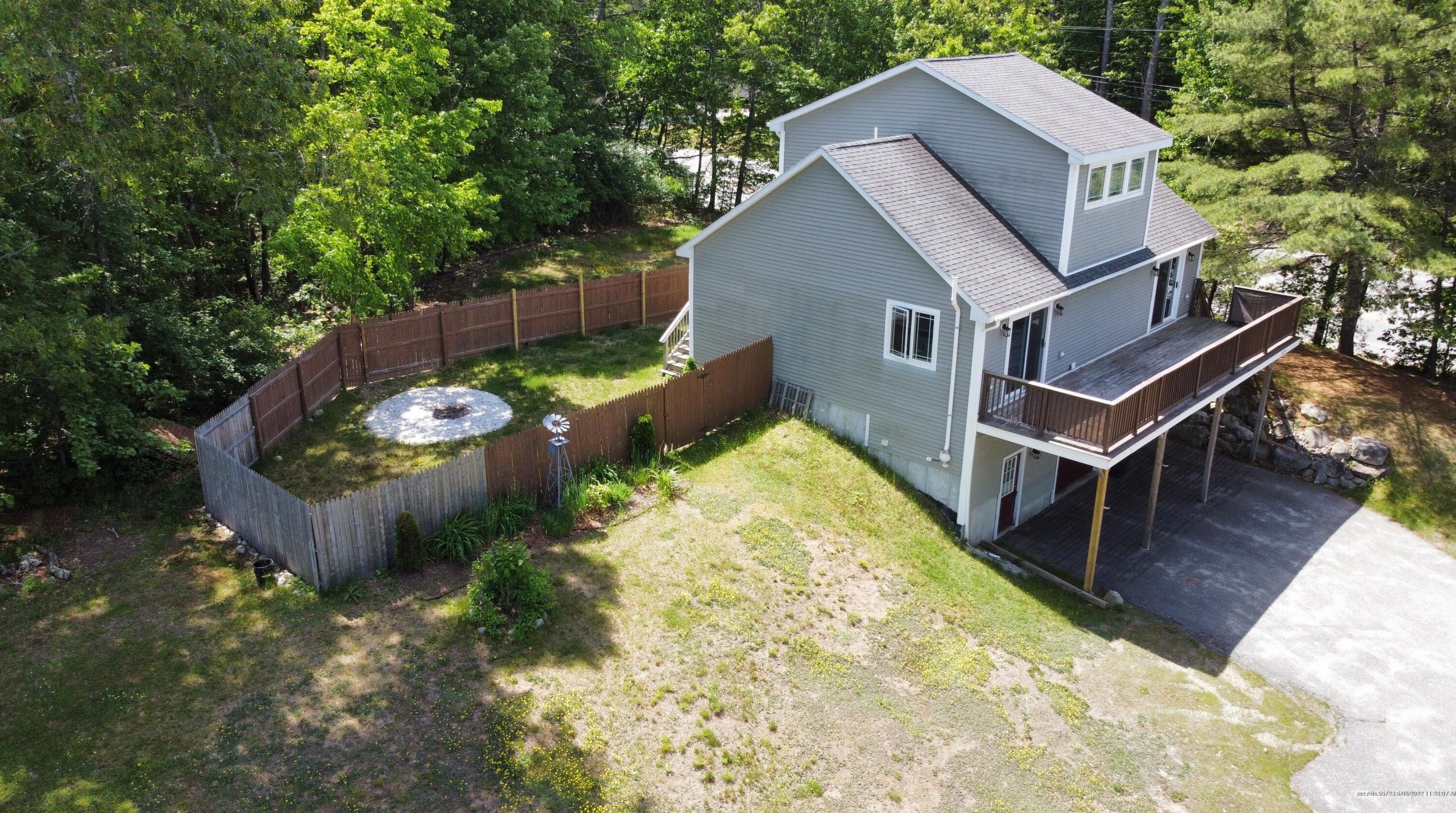 1029 Roosevelt Trl, Windham ME 04062-4816 exterior