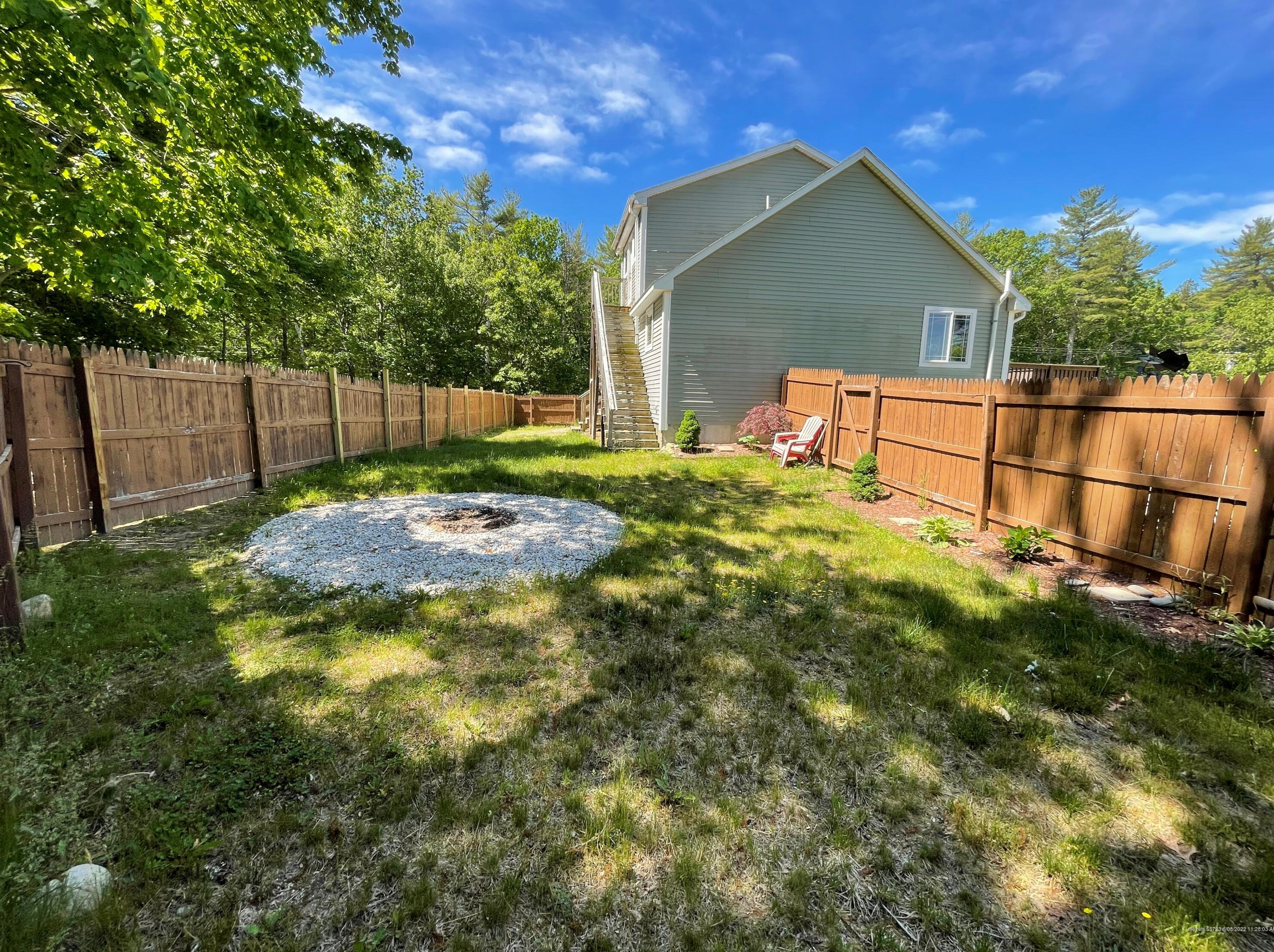 1029 Roosevelt Trl, Windham ME 04062-4816 exterior