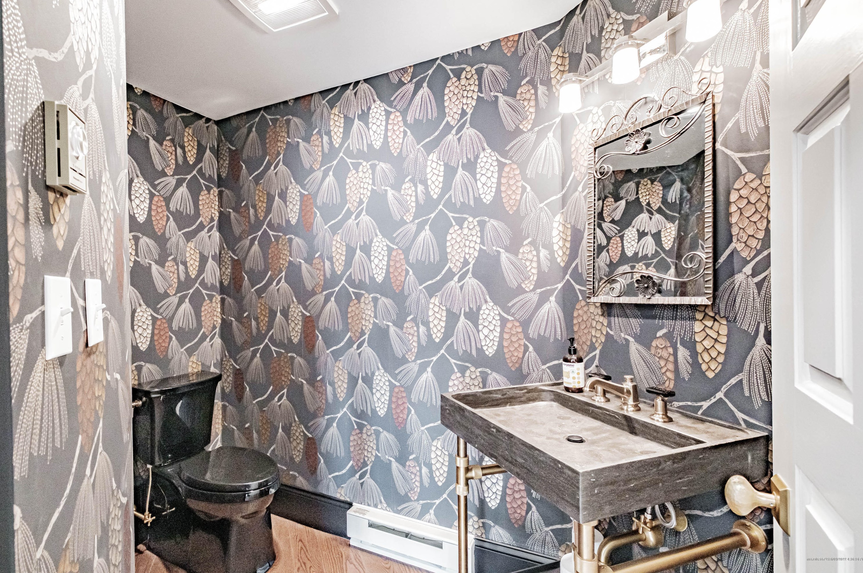 153 Foreside Rd, Portland ME  04110-1420 exterior